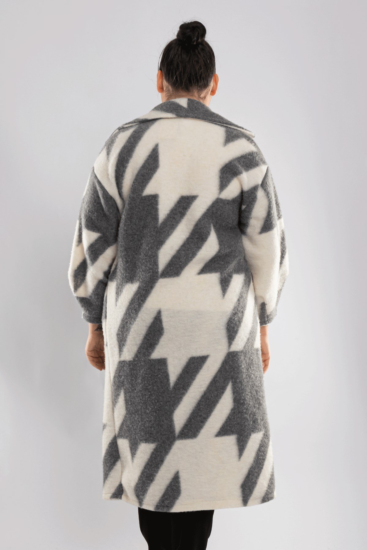 9137 Büyük Beden Kazayağı Desen Kadın Kaşe Kaban