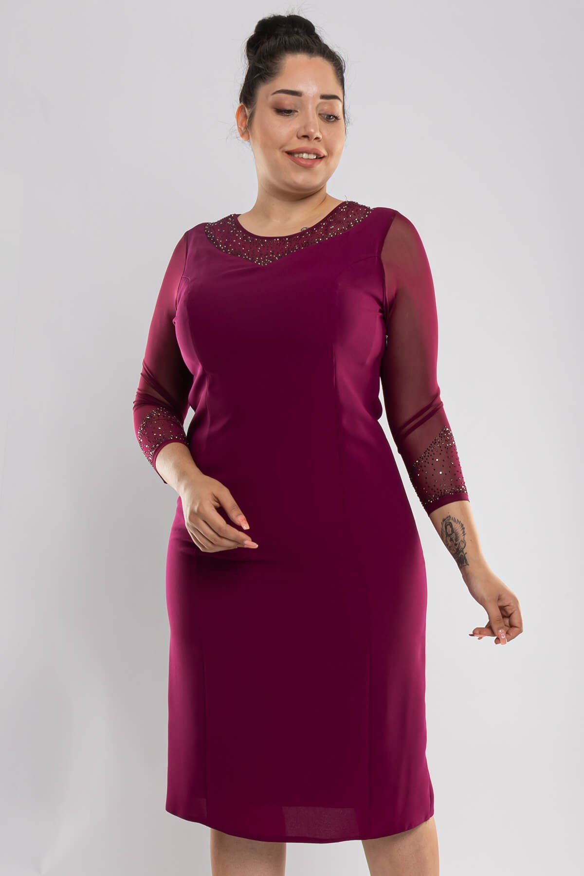 9159 BB Yakası-Kolları Taş İşleme Kısa Elbise