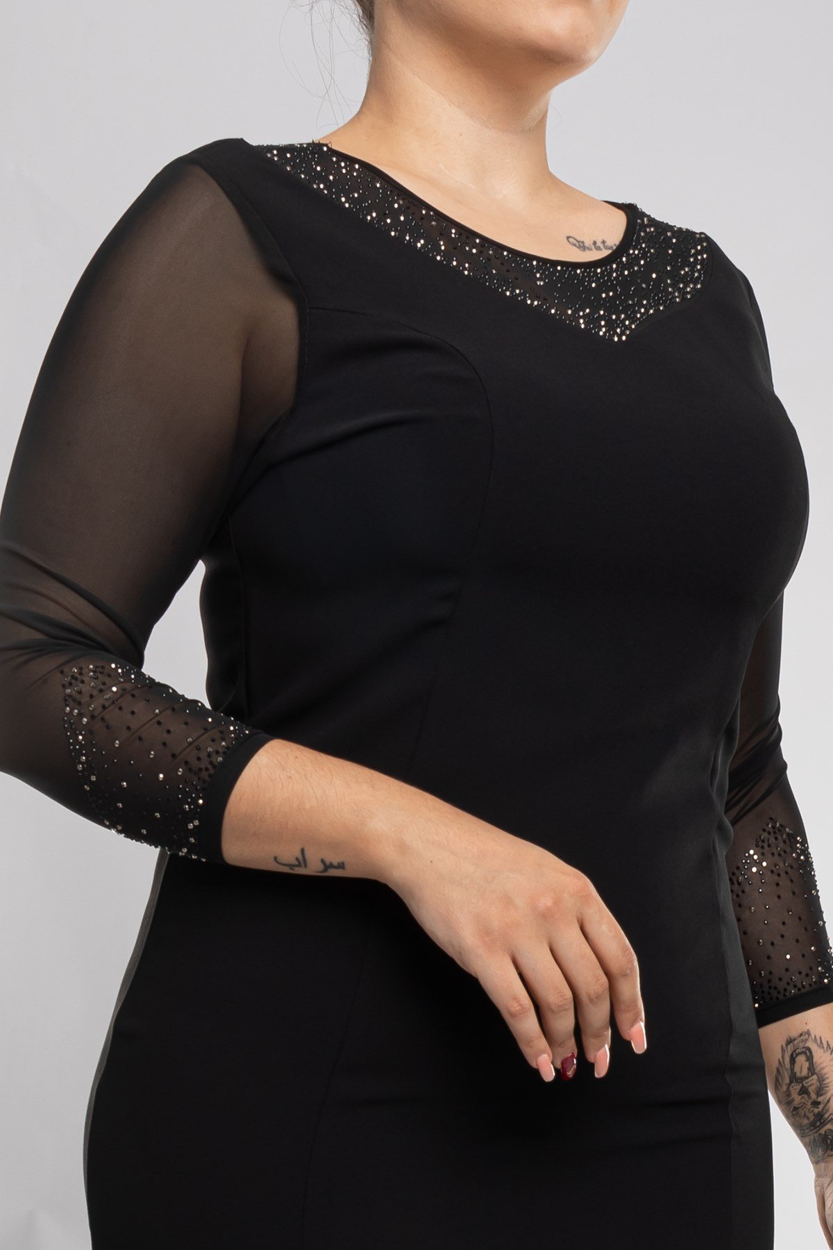 9159 BB Yakası-Kolları Taş İşleme Kısa Elbise