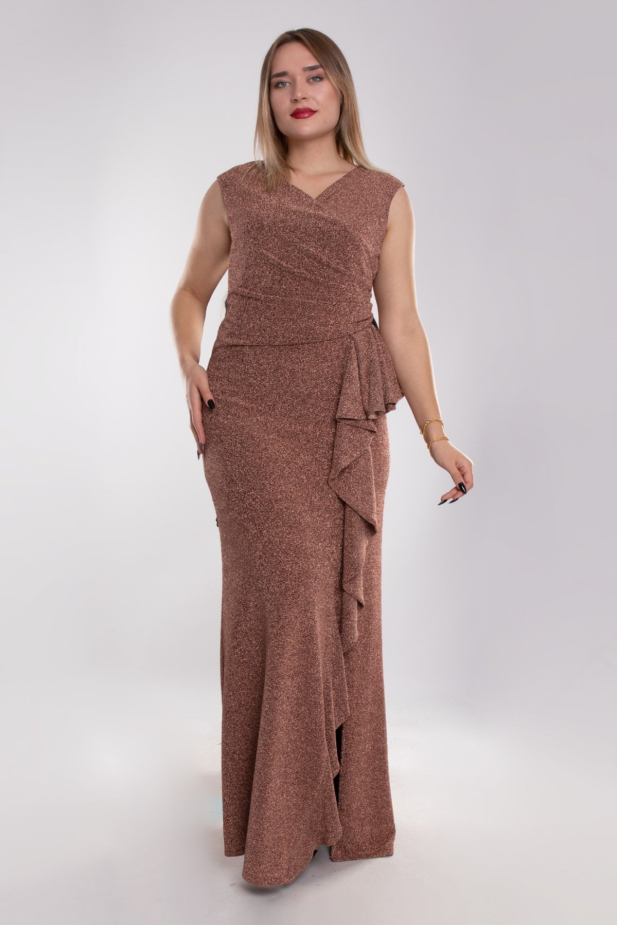 9424 Büyük Beden Yanı Drape Sim Kumaş Yırtmaçlı Uzun Elbise