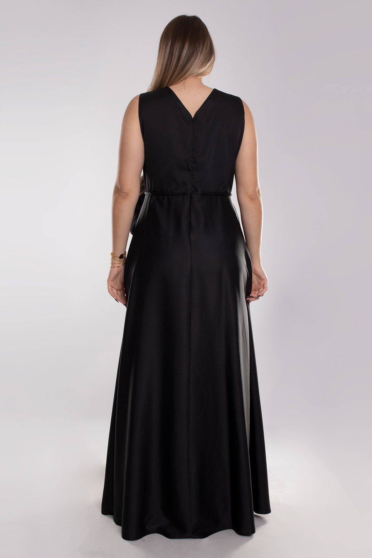 9490 Büyük Beden Kruvaze Yaka Kolsuz Uzun Saten Elbise