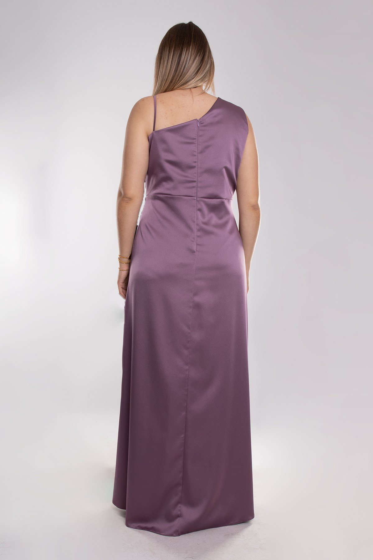 9495 Büyük Beden Tek Omuz Dantel Detay Pileli Saten Uzun Elbise