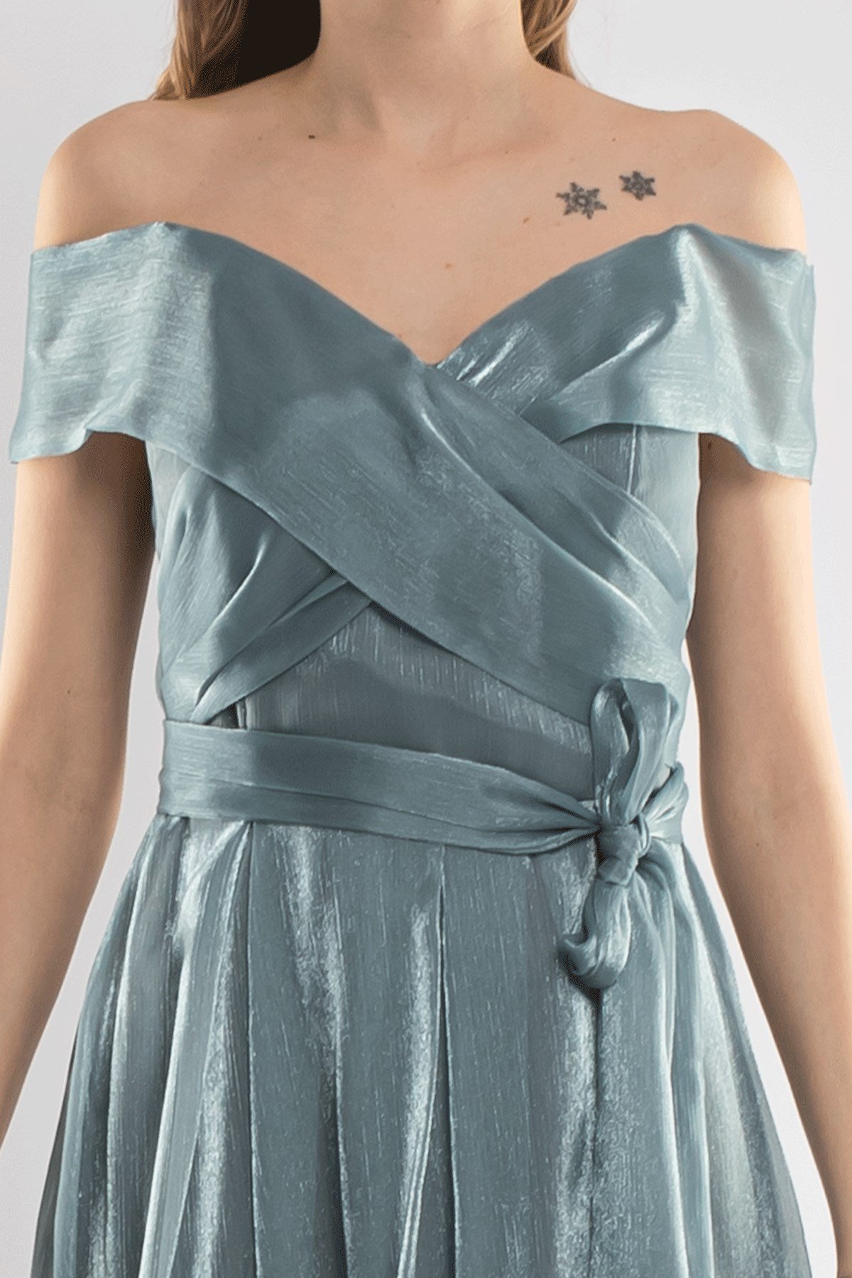 D-1066 Madonna Yaka Kuşaklı İpek Şifon Kısa Elbise