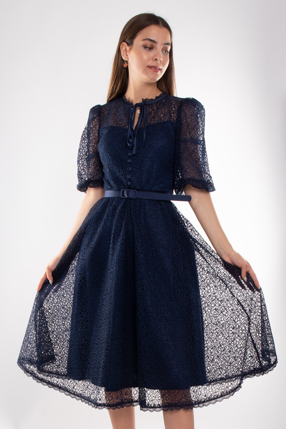 D-1076 KB Yaka İpli ÖrümcekAğ Çan Etek Truv.Kol Midiboy Elbise