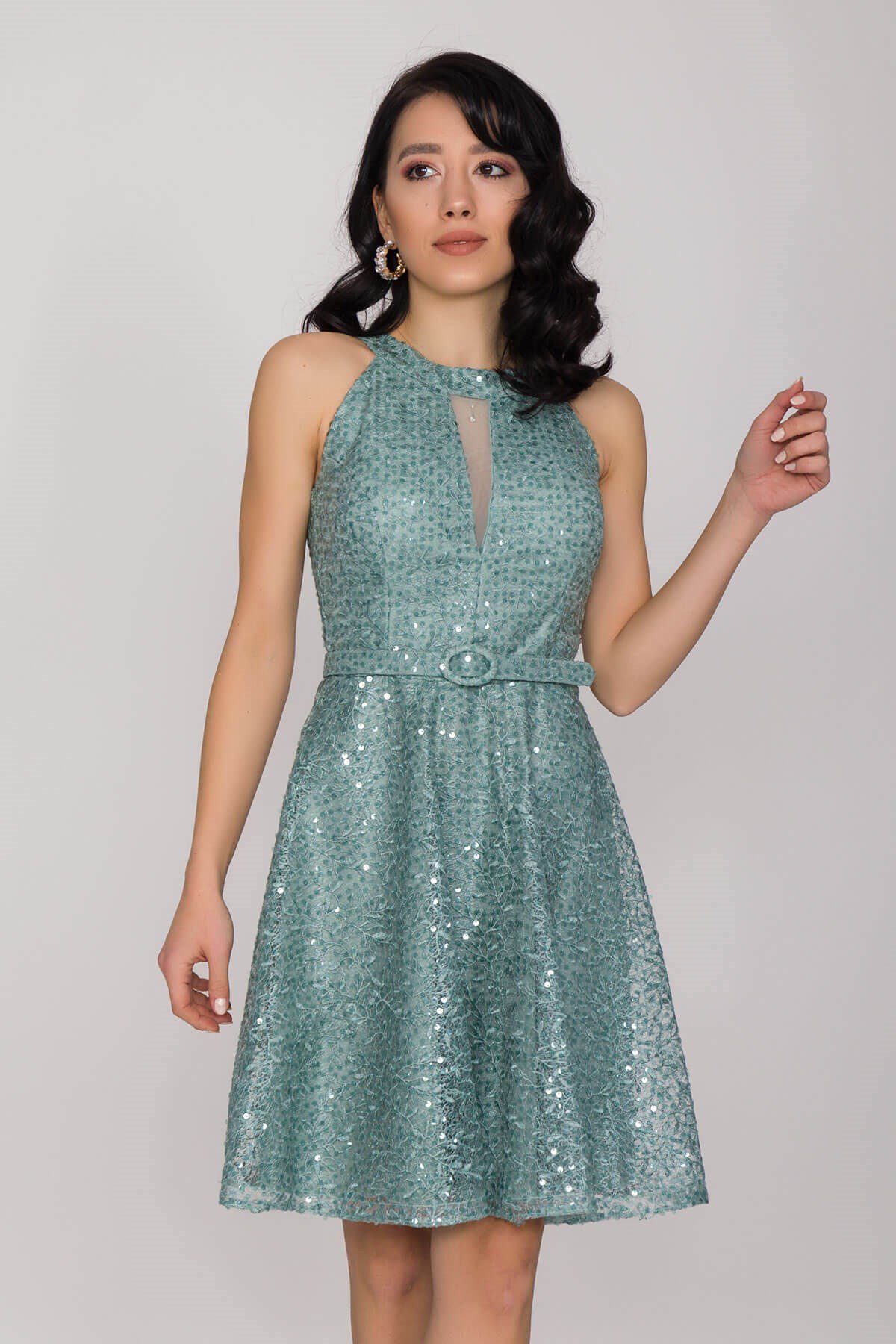 D-933 KB Kemerli Halter Yaka Sırt Detay Pulpayet Kısa Abiye Elbise