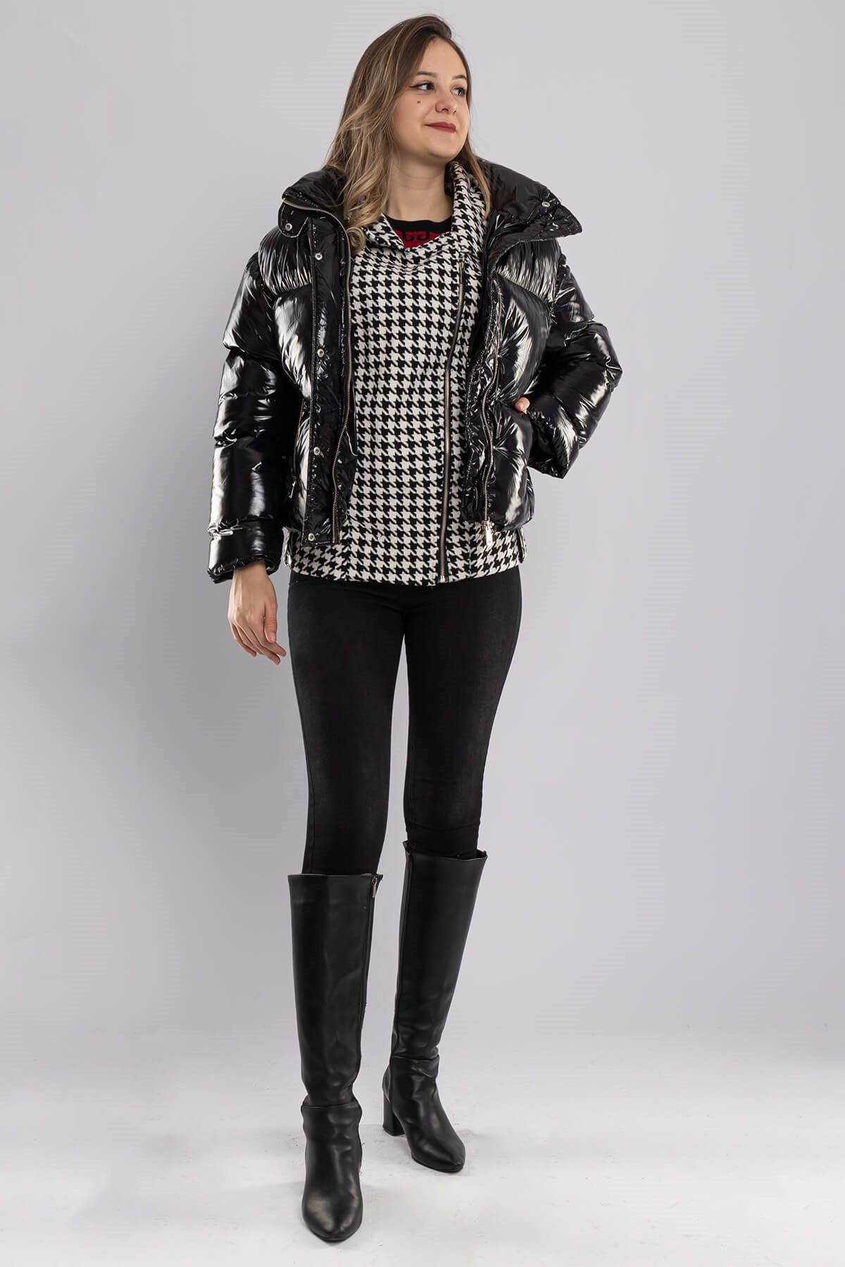 D89580 Kazayağı Astarlı Kısa Şişme Kadın Mont