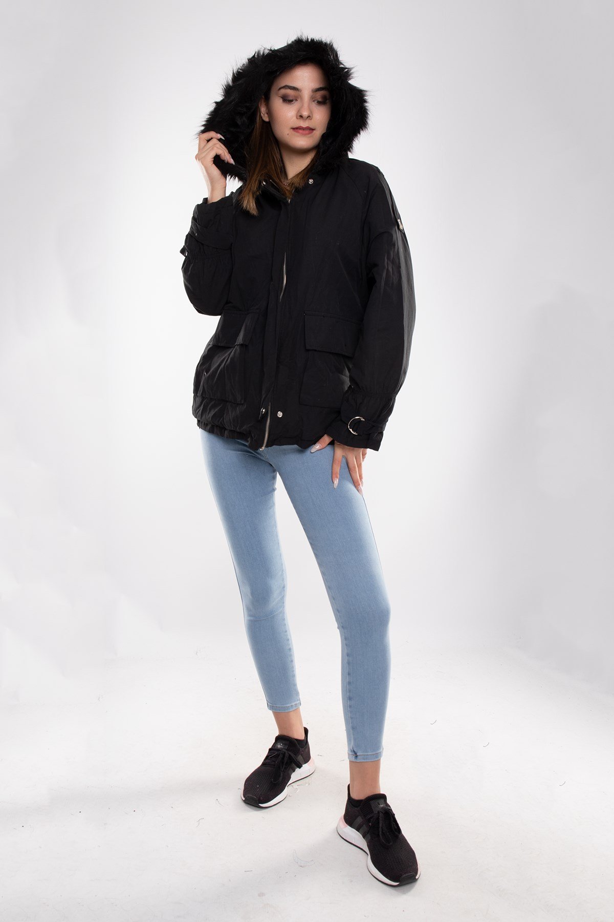 D89851 İçi Kürklü Kol Büzgülü Kapşonlu Kadın Mont