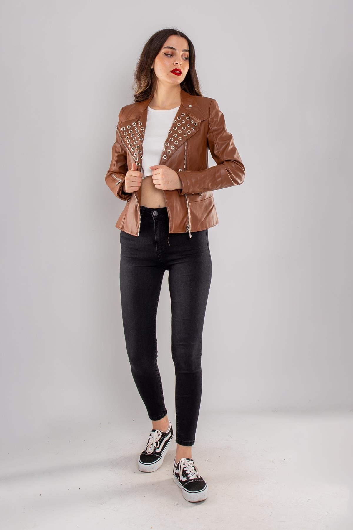 D99072 Yandan Fermuar Detay Yaka Zımbalı Deri Ceket