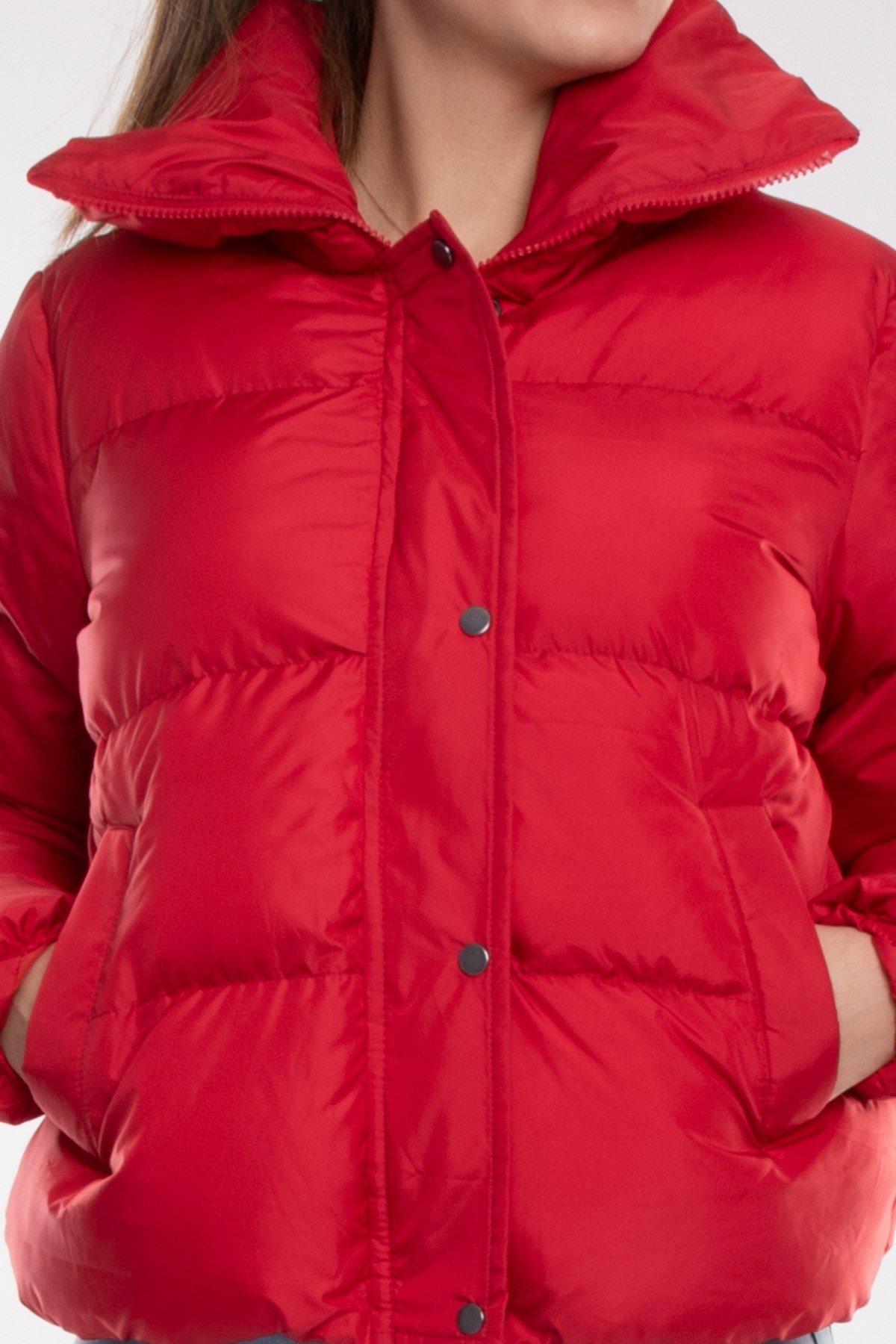 LEYLAK Geniş Yaka Kol ve Etek Ucu Lastikli Kadın Kısa Mont