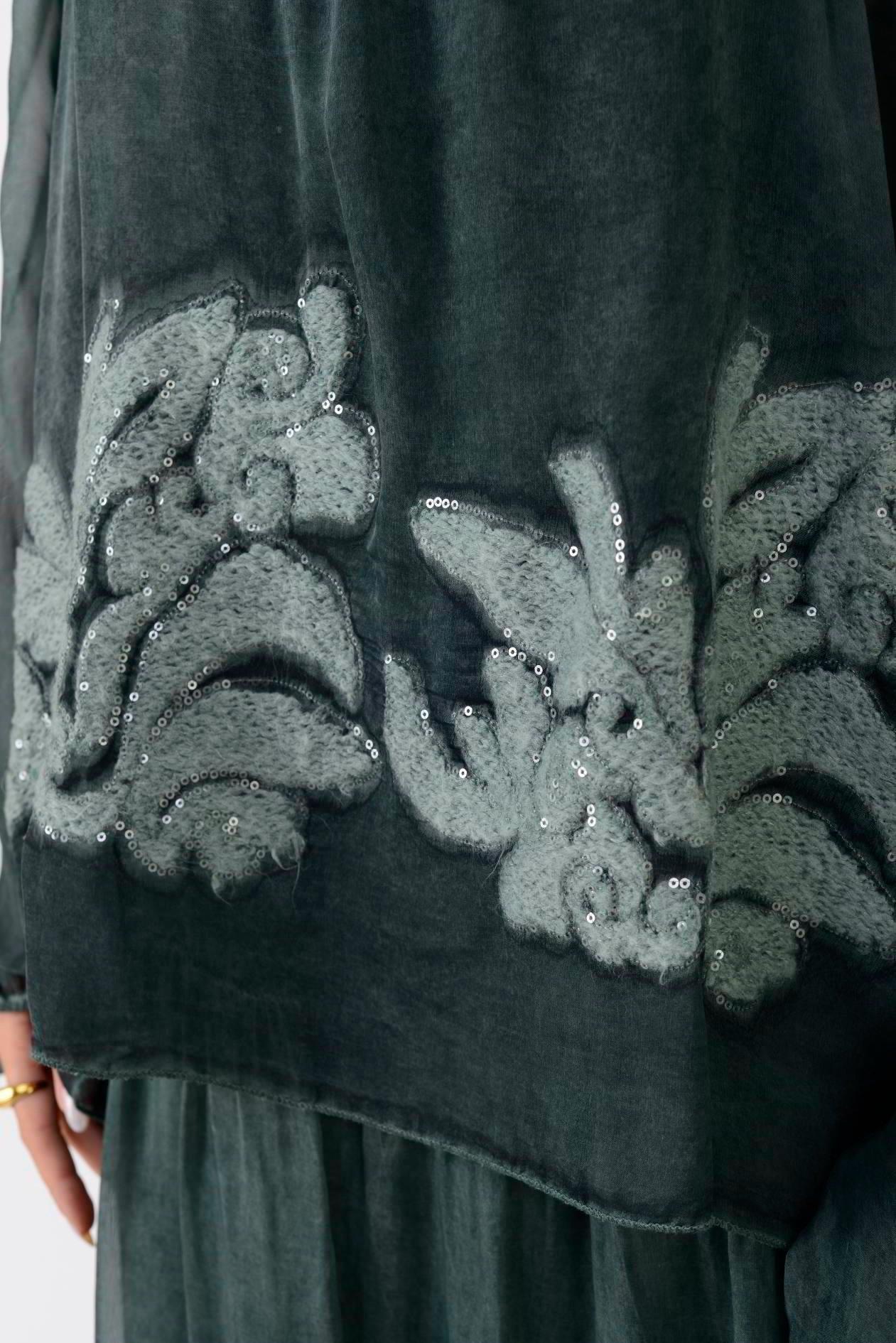 SN338 Nakış Detay Yaka Lastikli Bluzlu Uzun İpek Elbise