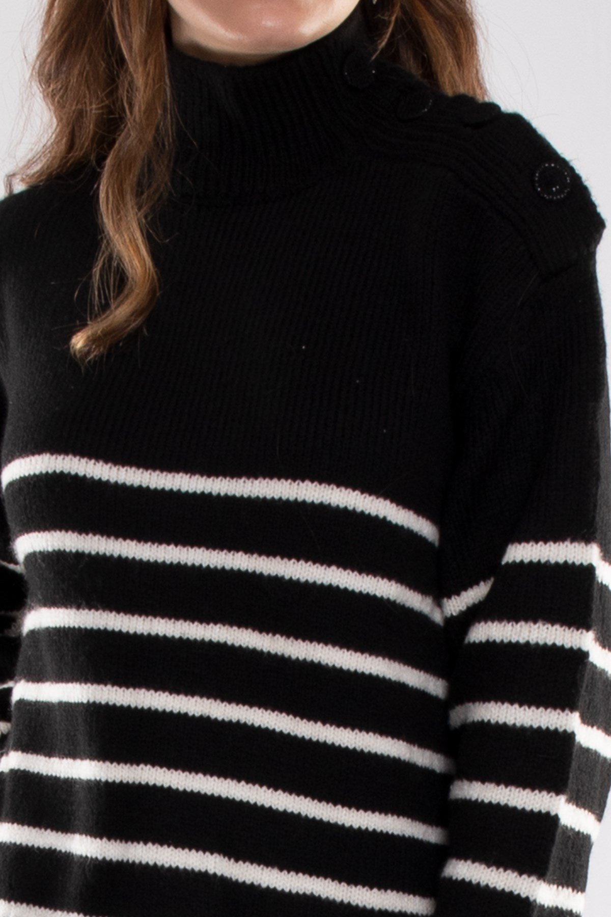 T93553 Yarım Balıkçı Çizgili Omuz Düğmeli Triko Kazak