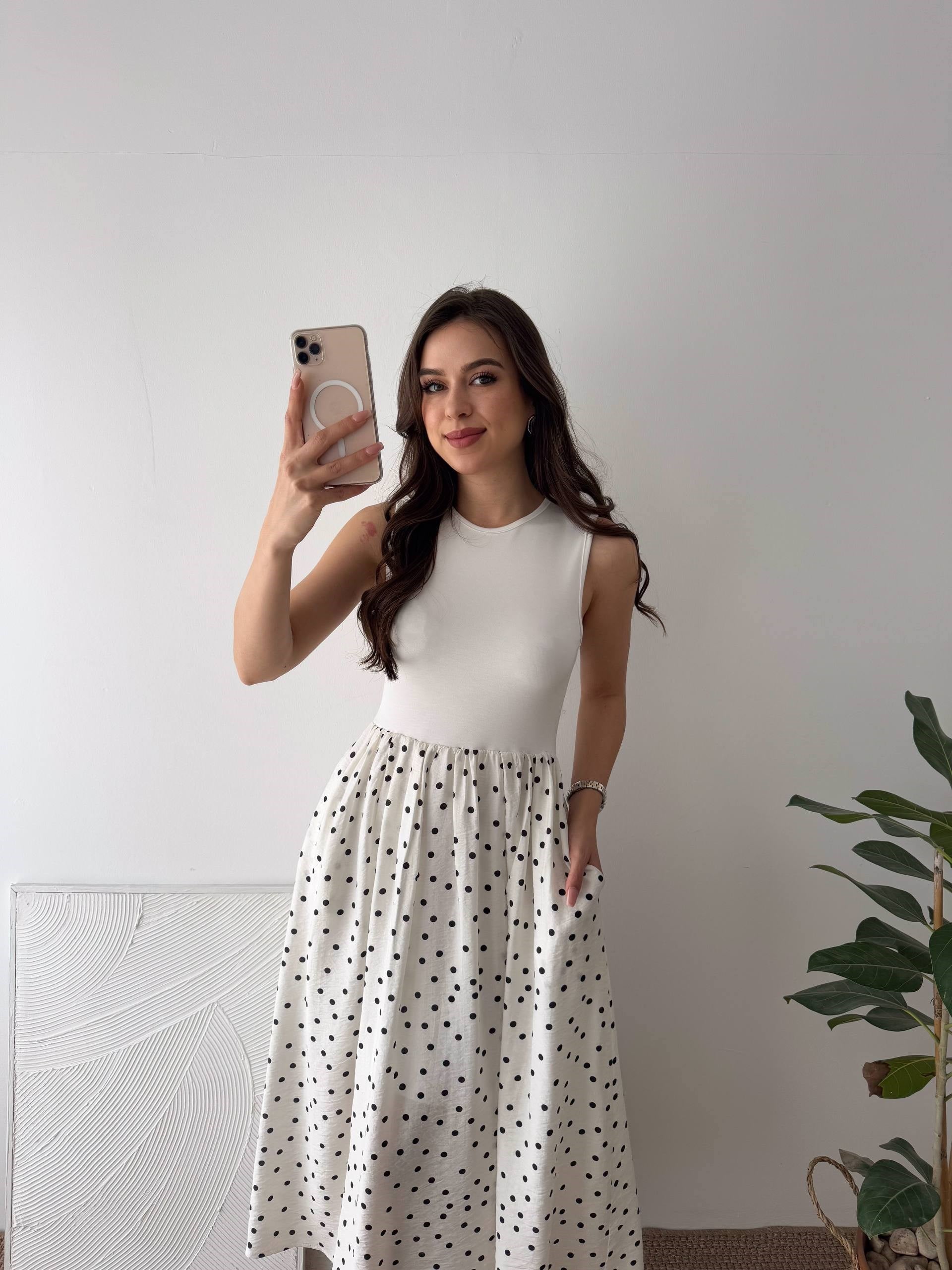 ETEĞİ BEYAZ PUANTİYELİ ELBİSE