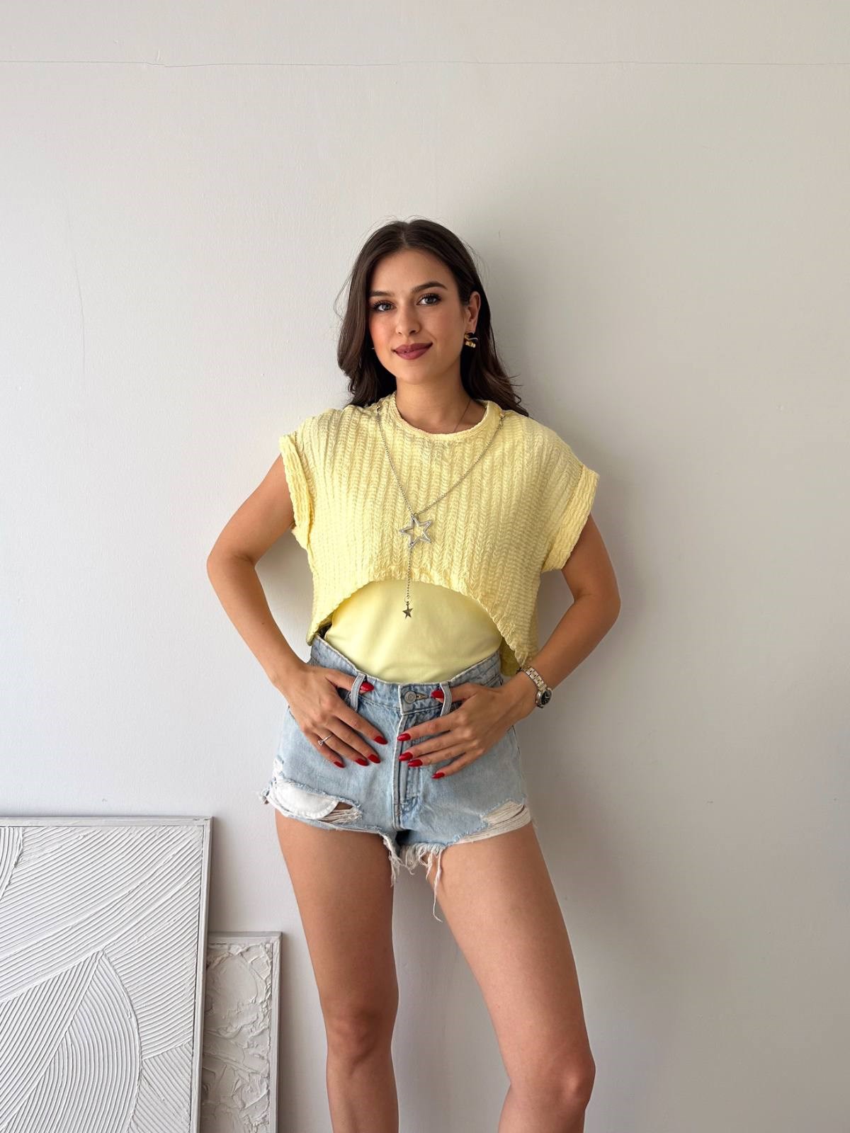 İKİLİ AKSESUARLI SARI BLUZ
