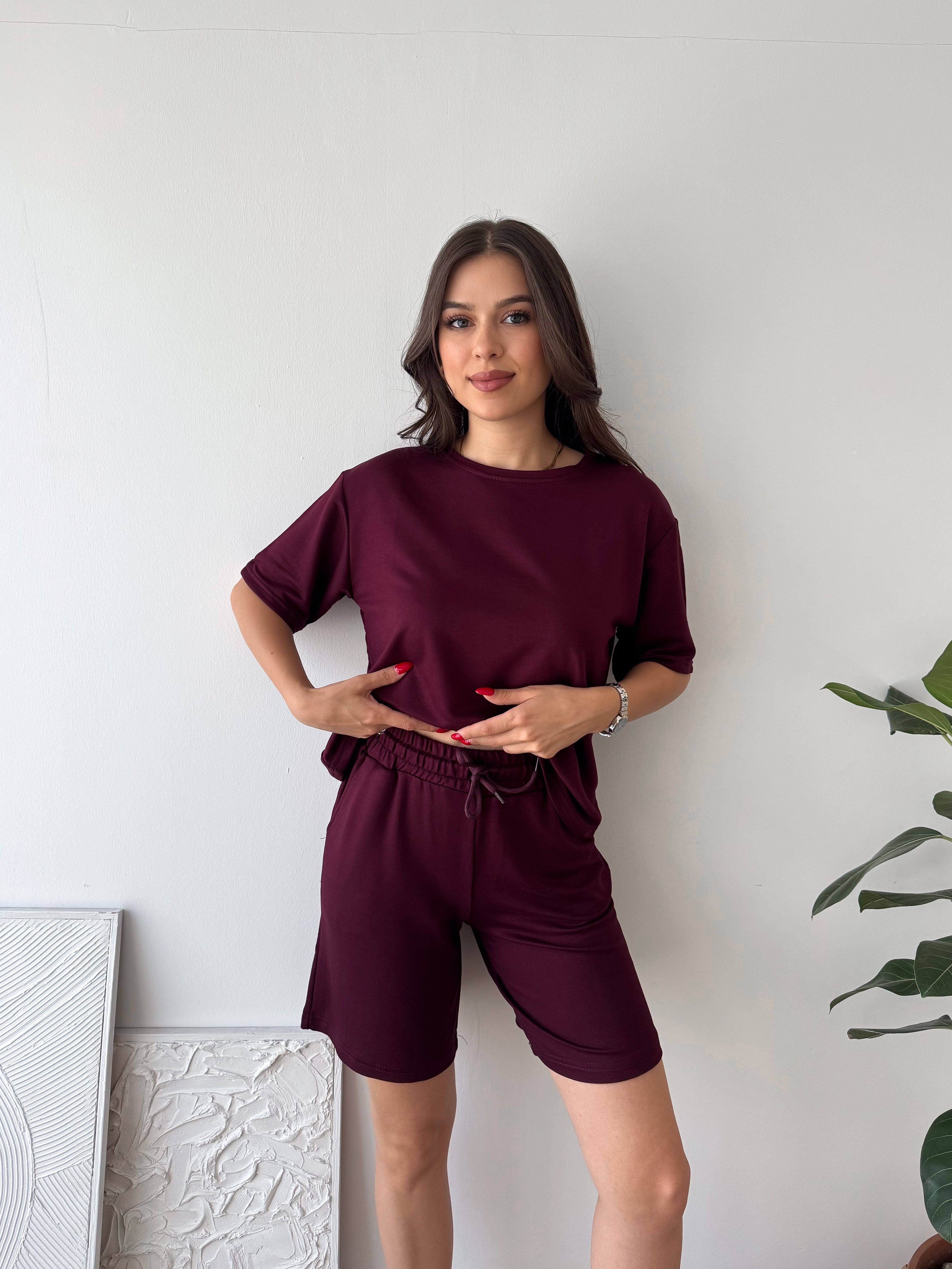 KISA ŞORTLU BORDO TAKIM