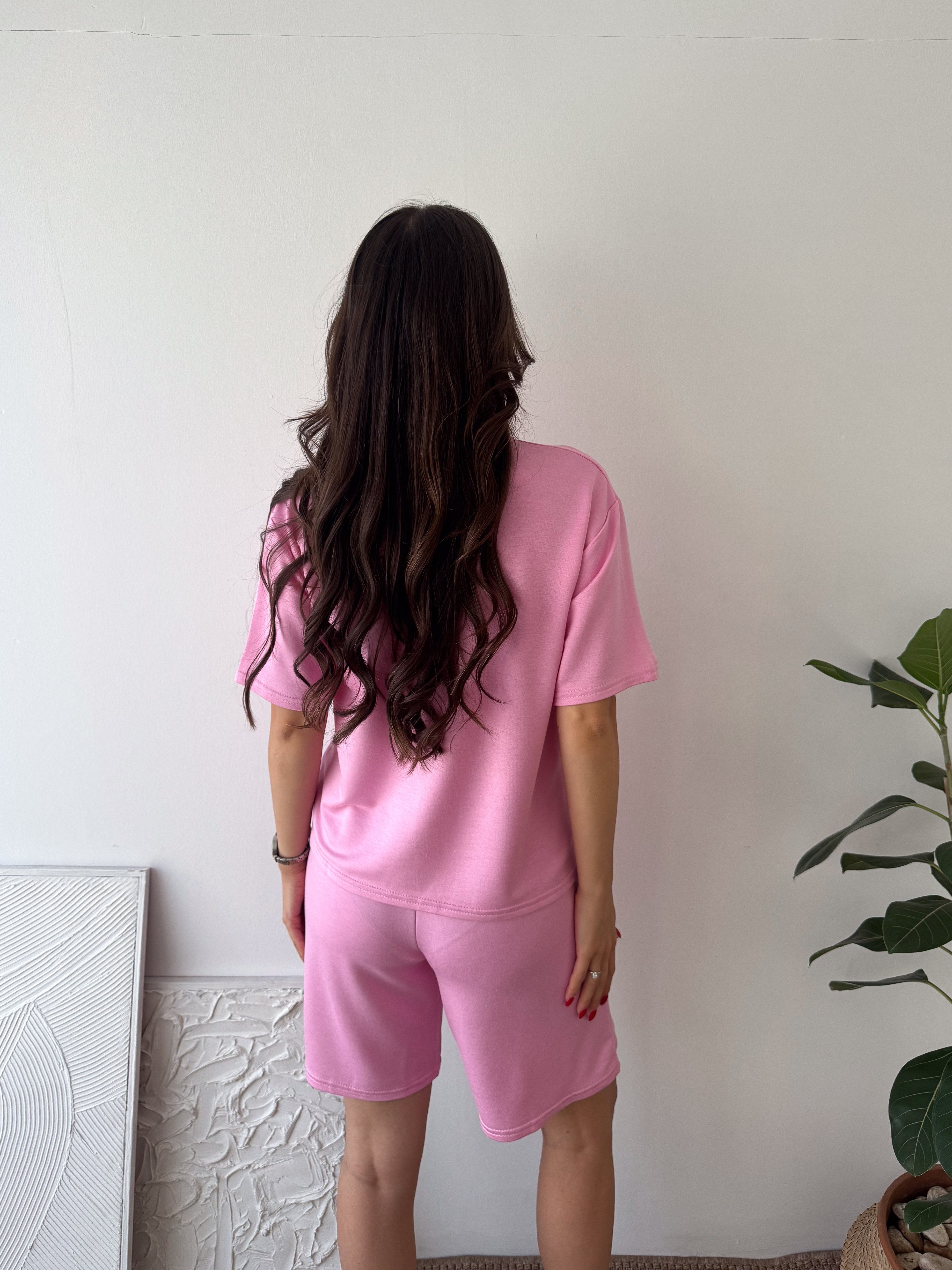 KISA ŞORTLU PEMBE TAKIM