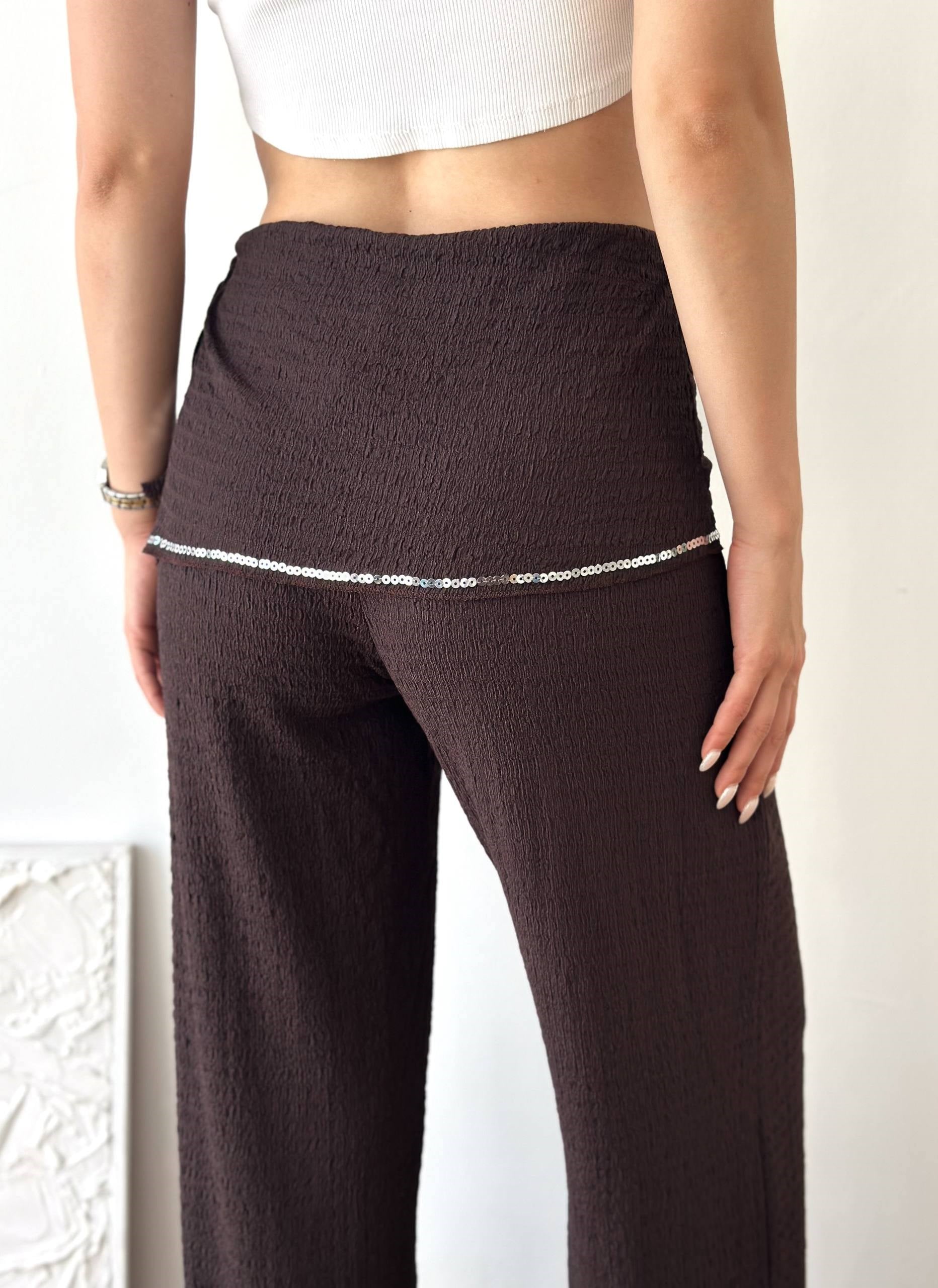 PAYETLİ KAHVERENGİ ETEK PANTALON