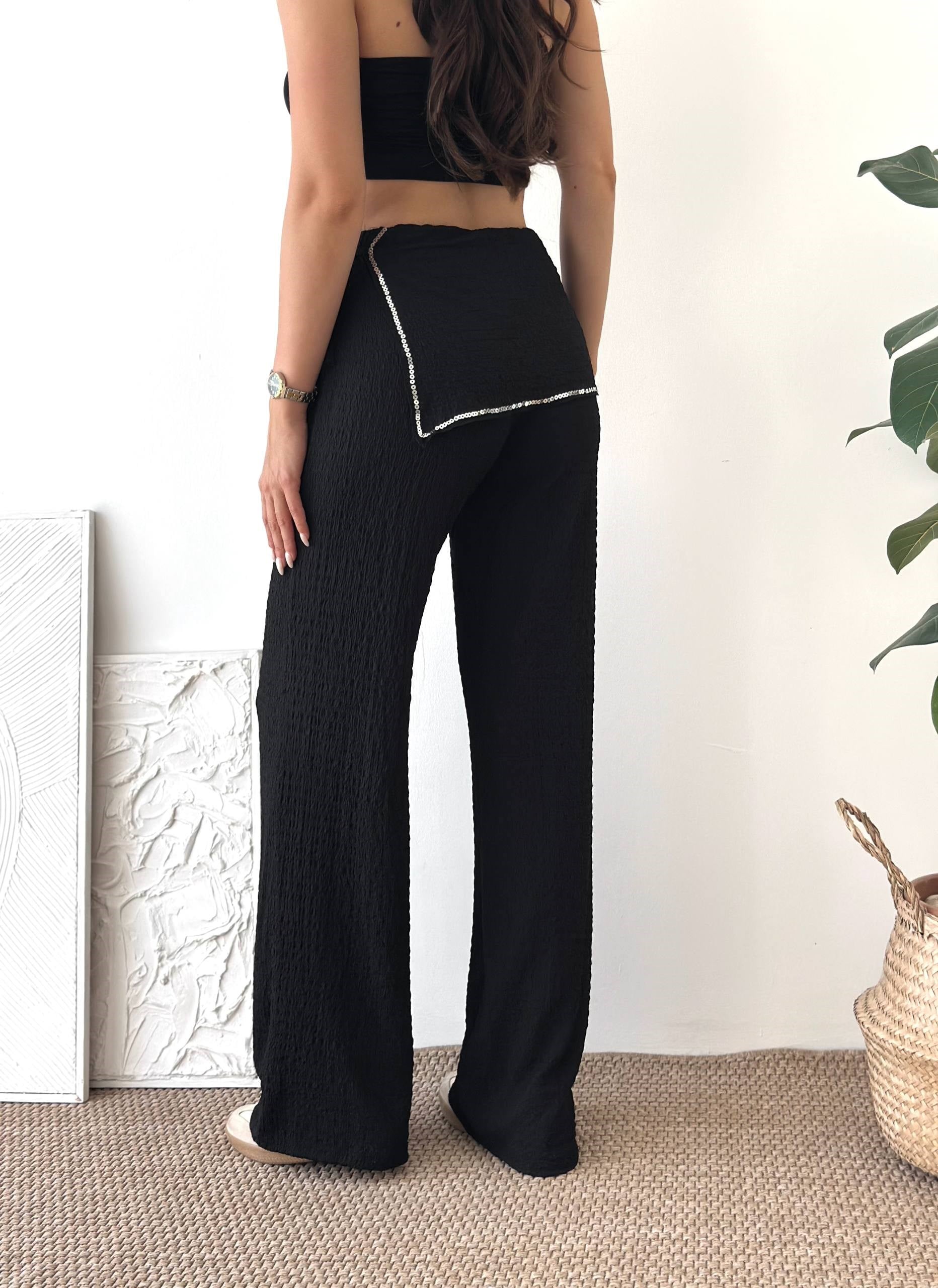 PAYETLİ SİYAH ETEK PANTALON