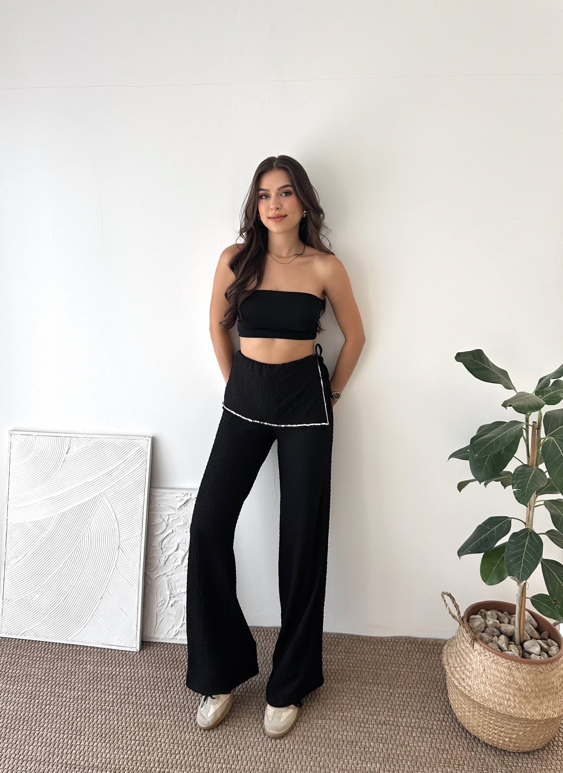 PAYETLİ SİYAH ETEK PANTALON