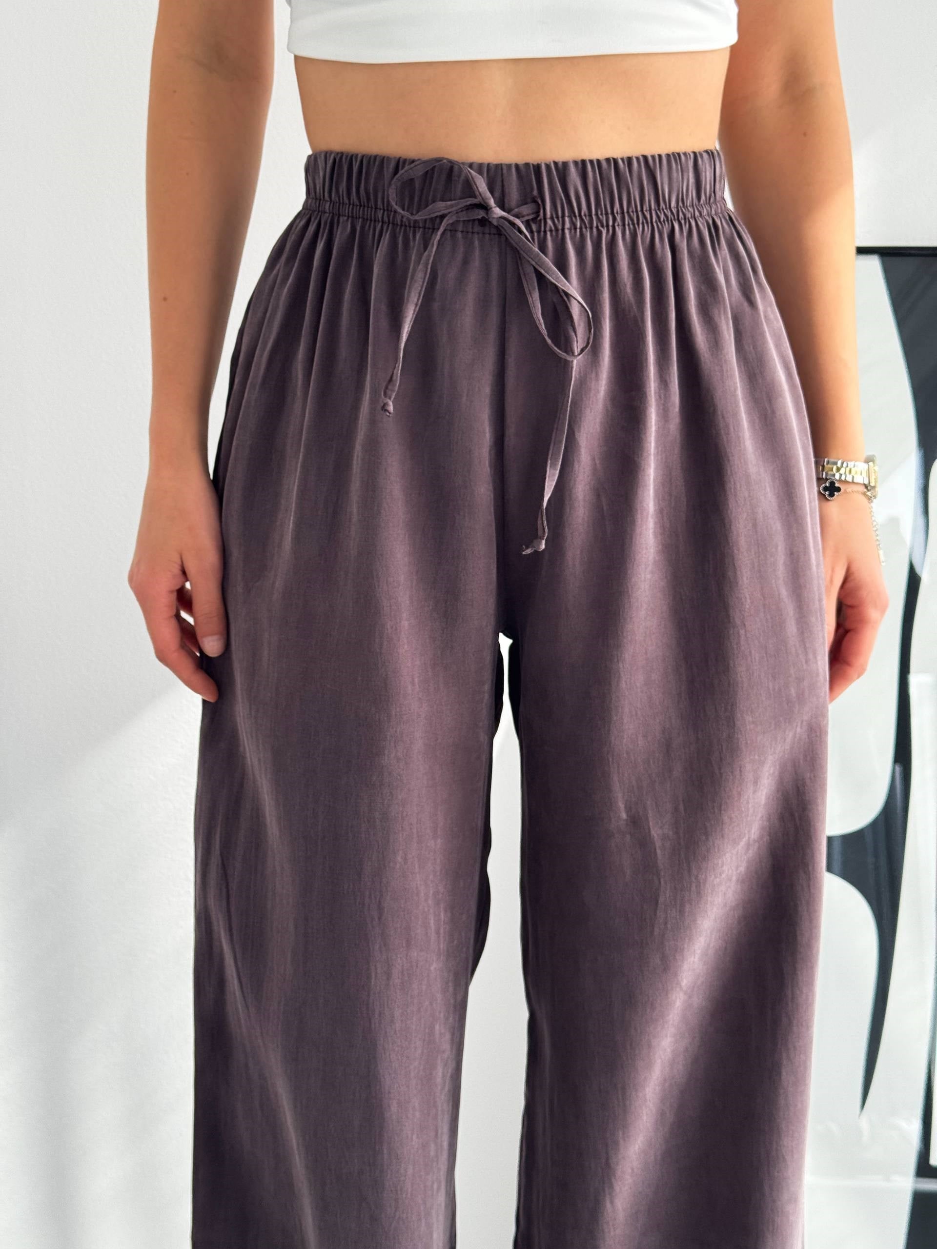 SOFT DOKULU KAHVERENGİ KUMAŞ PANTALON