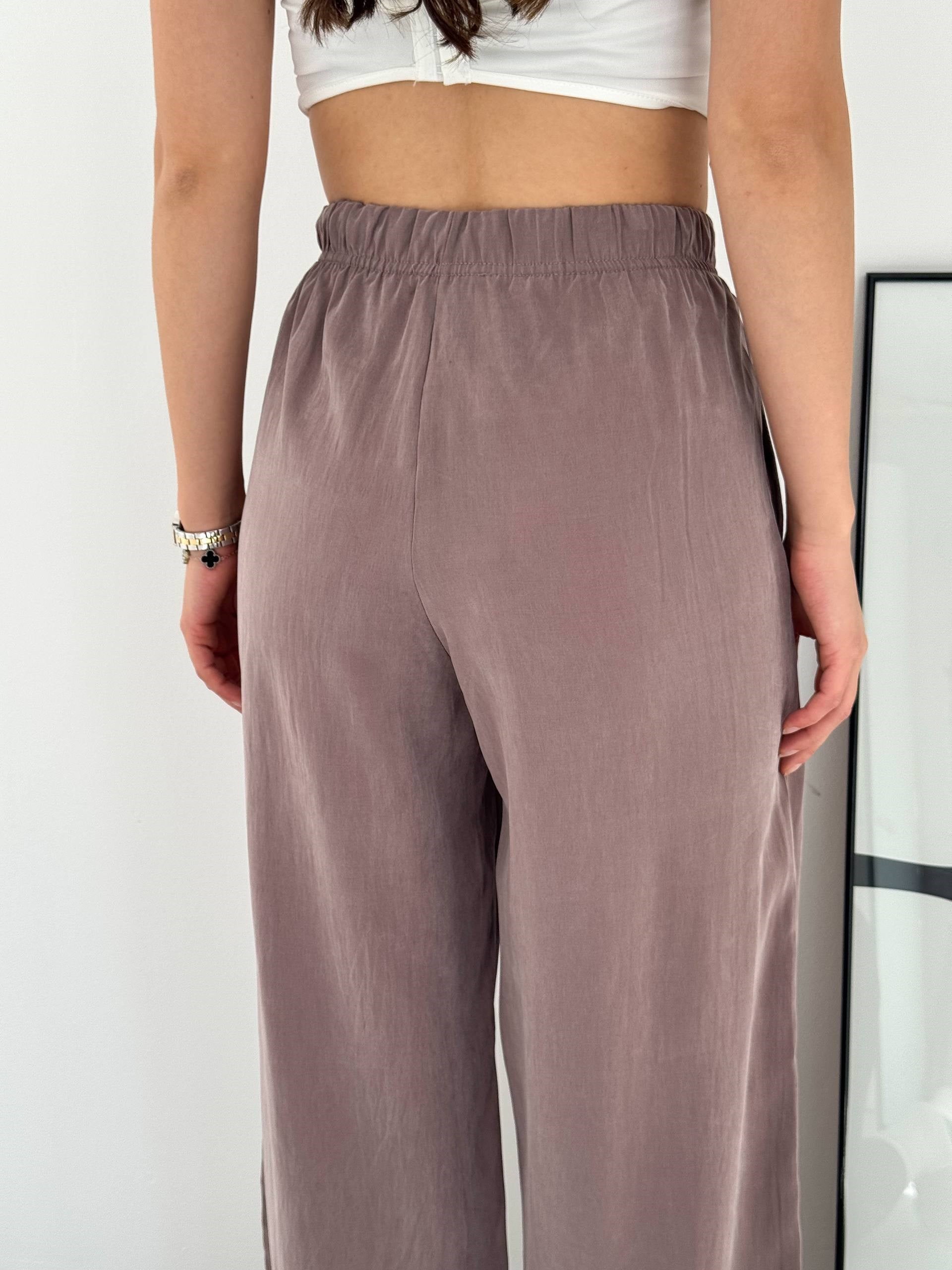 SOFT DOKULU KREM KUMAŞ PANTALON