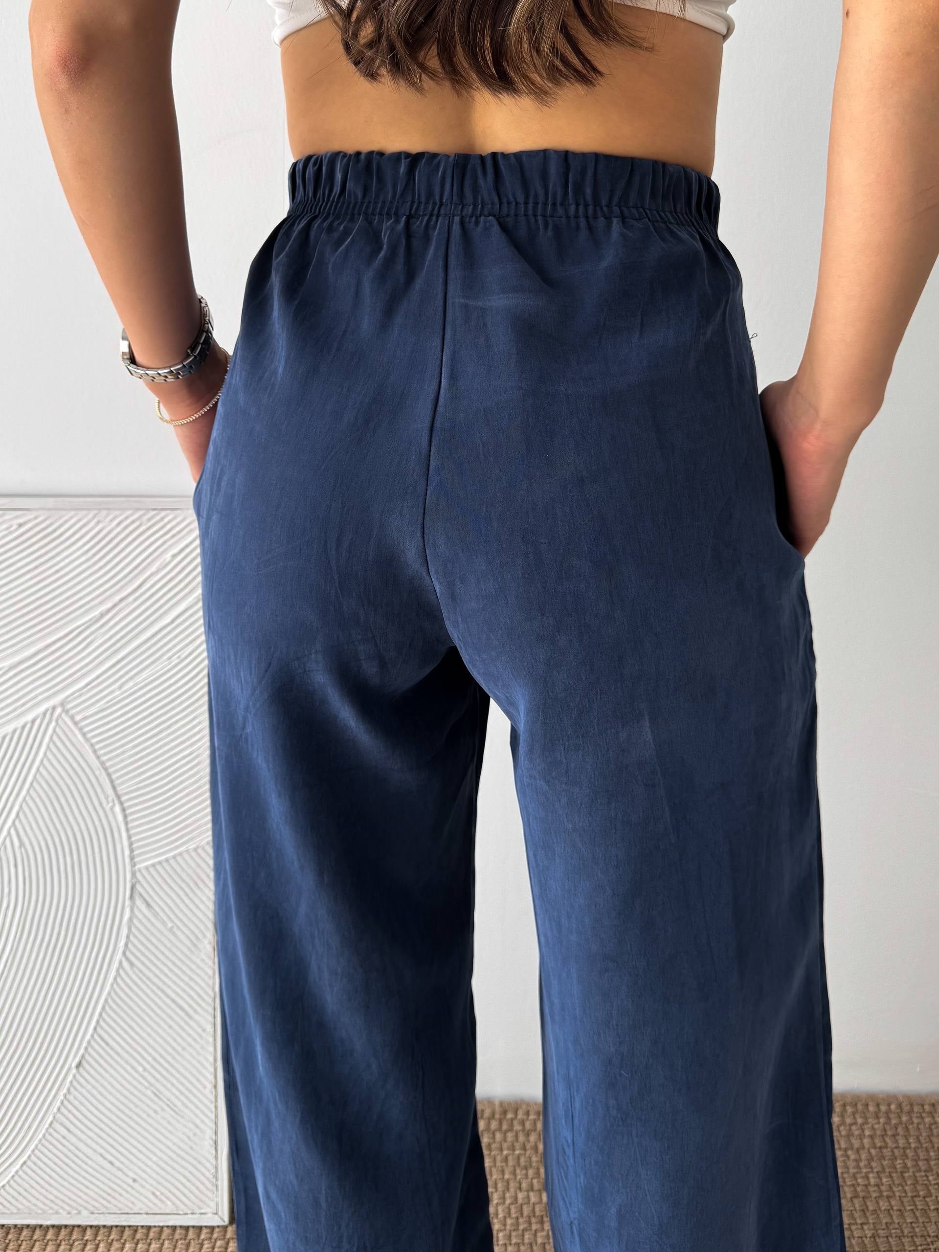 SOFT DOKULU LACİVERT KUMAŞ PANTALON