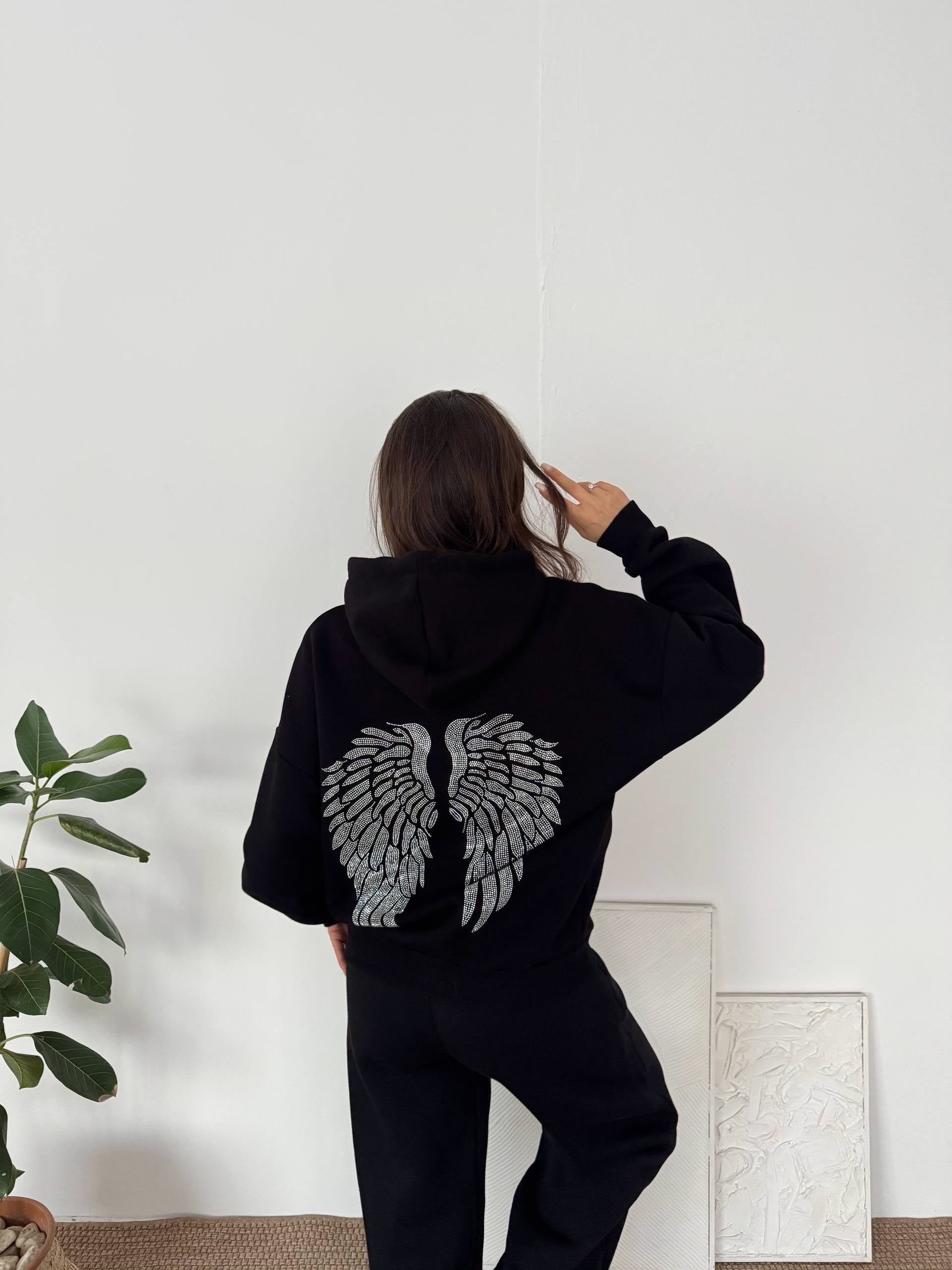 TAŞ DETAY SİYAH YILDIZ SWEAT