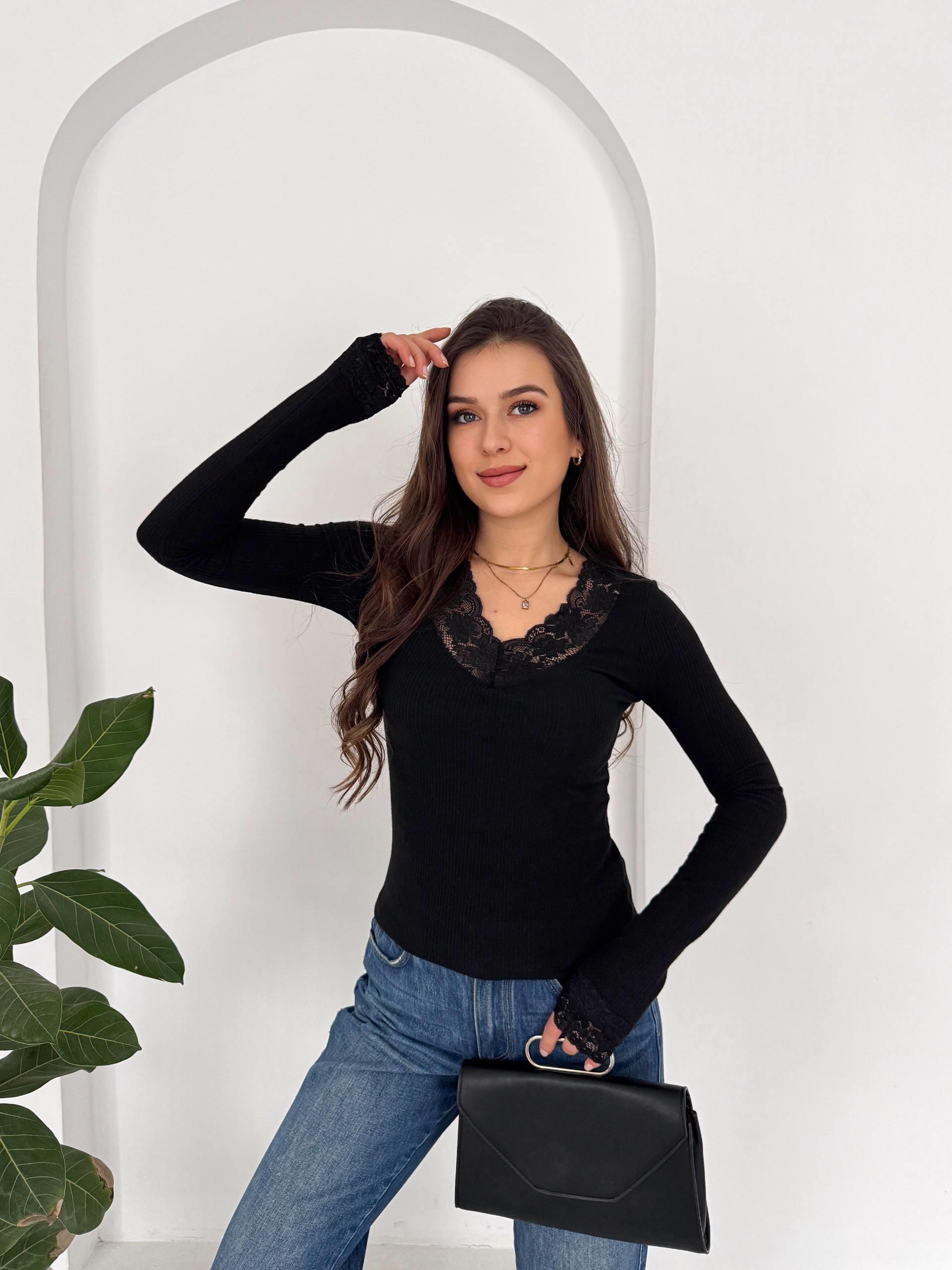 V YAKA DANTEL SİYAH  BLUZ