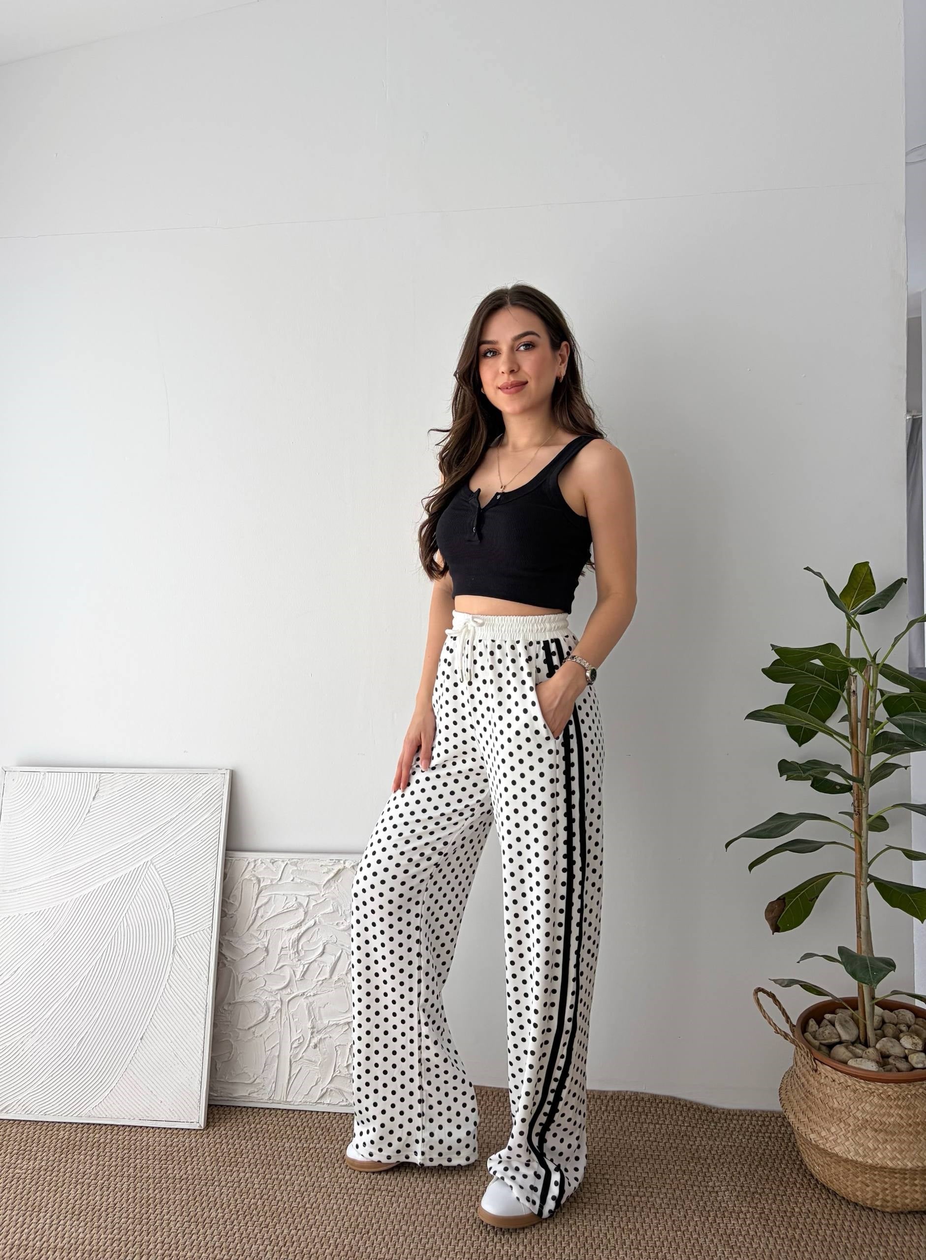 YANI ÇİZGİLİ PUANTİYE BEYAZ PANTALON