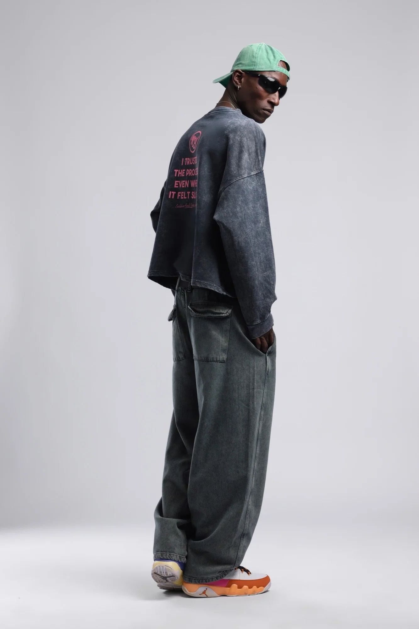 Baskılı Düşük Omuzlu Relaxed Fit Sweatshirt Siyah