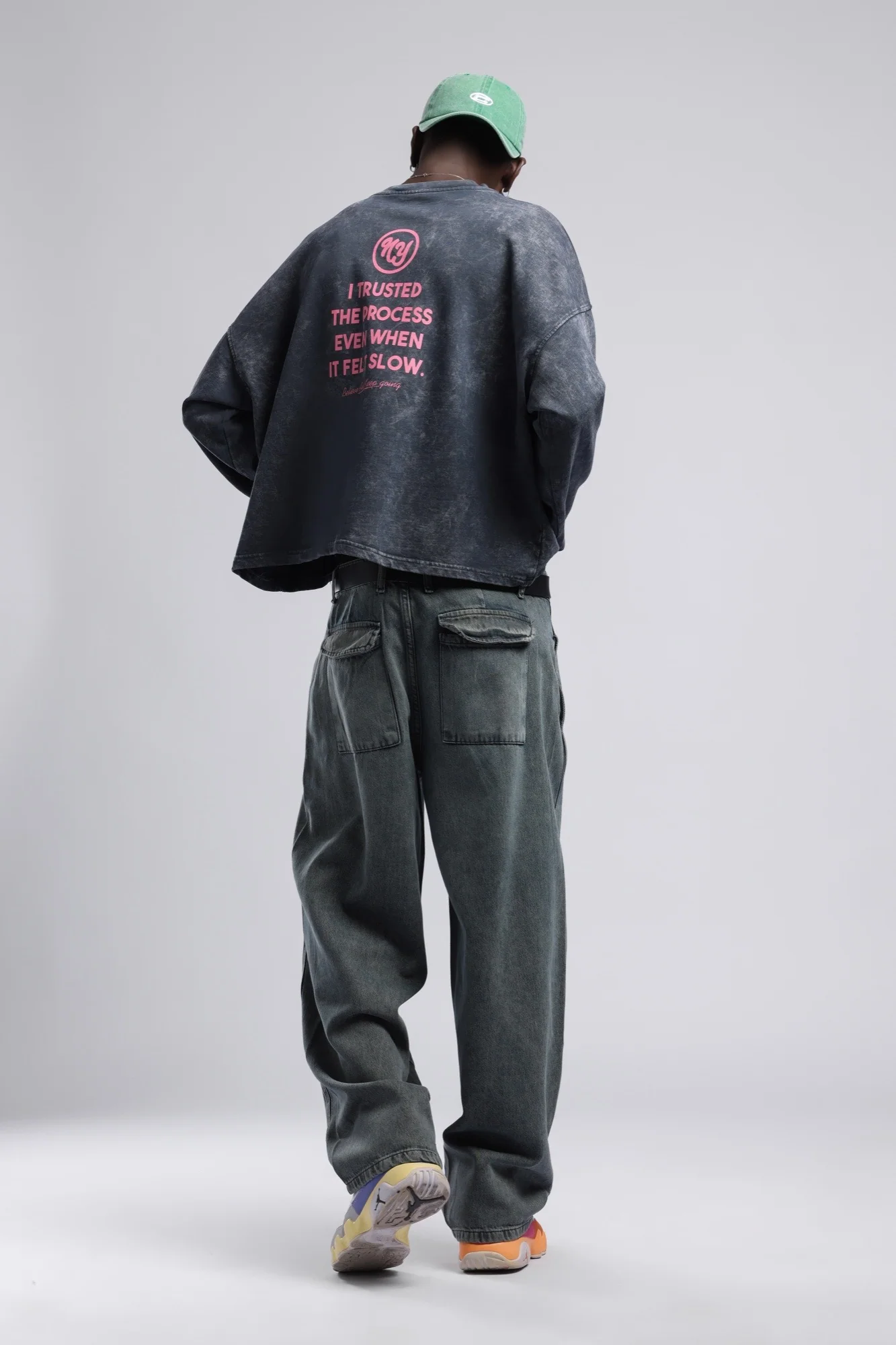 Baskılı Düşük Omuzlu Relaxed Fit Sweatshirt Siyah