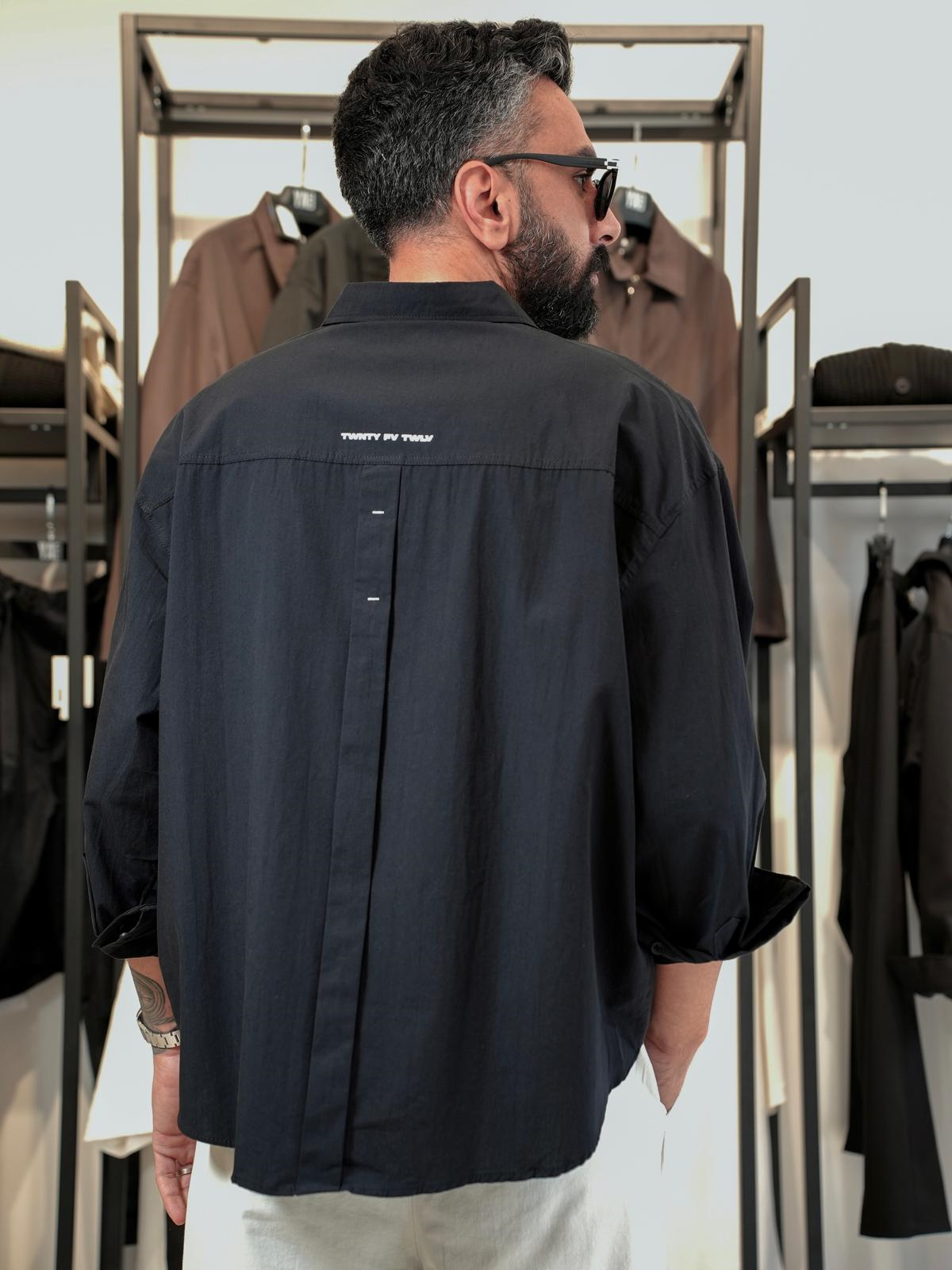 Dikiş ve Pile Detaylı Tasarım Oversize Gömlek Siyah