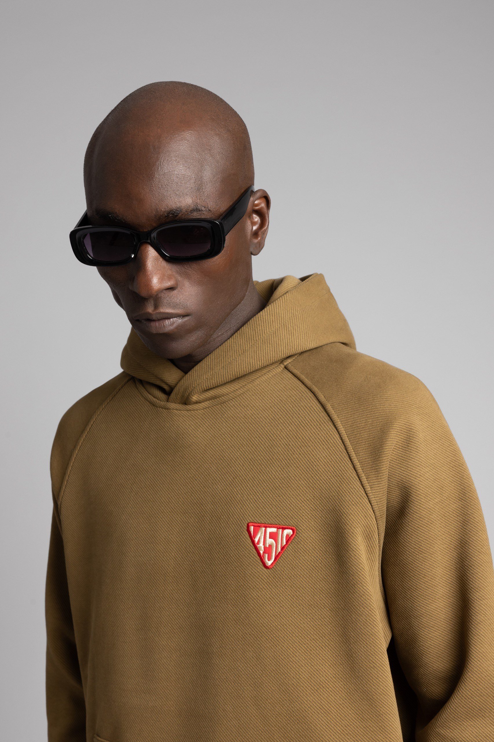 Minimal Nakış Detaylı Kapüşonlu Sweatshirt Haki