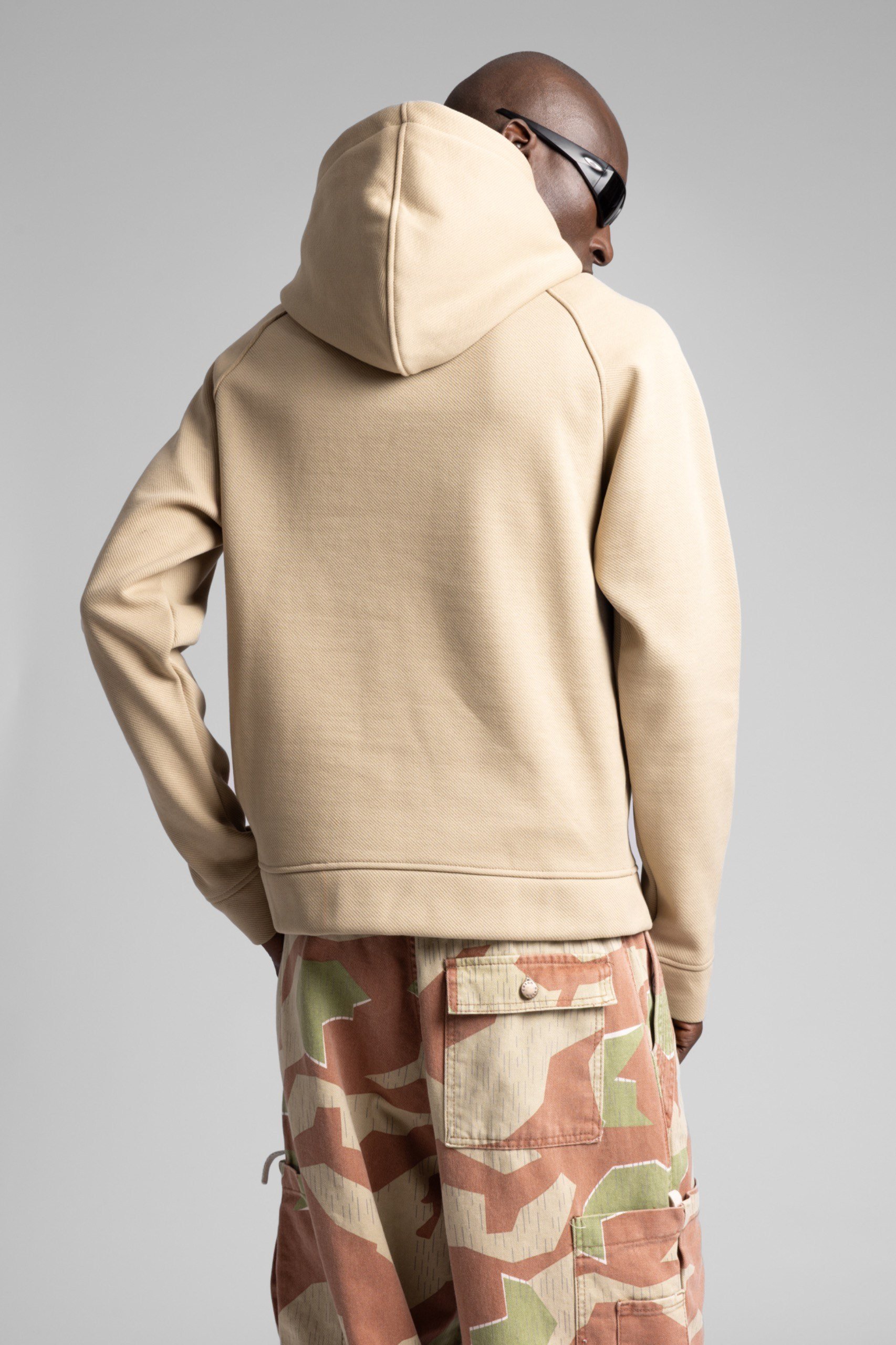 Minimal Nakış Detaylı Kapüşonlu Sweatshirt  Bej