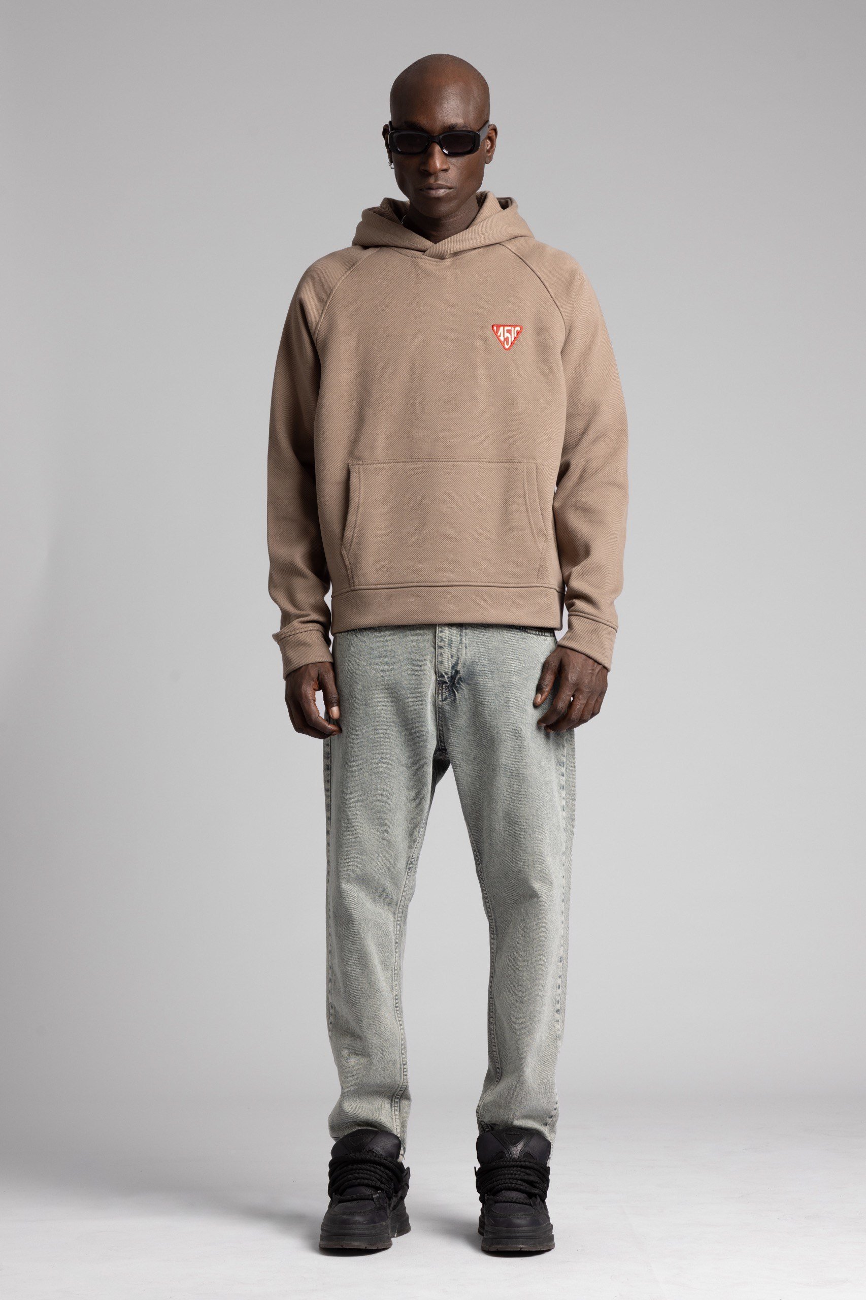 Minimal Nakış Detaylı Kapüşonlu Sweatshirt kahve