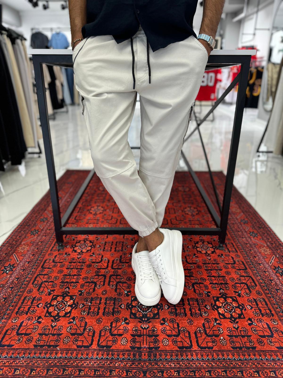 Paça Lastik Jogger Beyaz