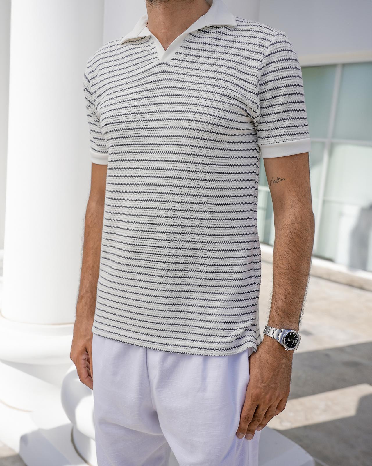Polo Yaka Örme Kumaş Yan Yırtmaç Detay T-Shirt Beyaz