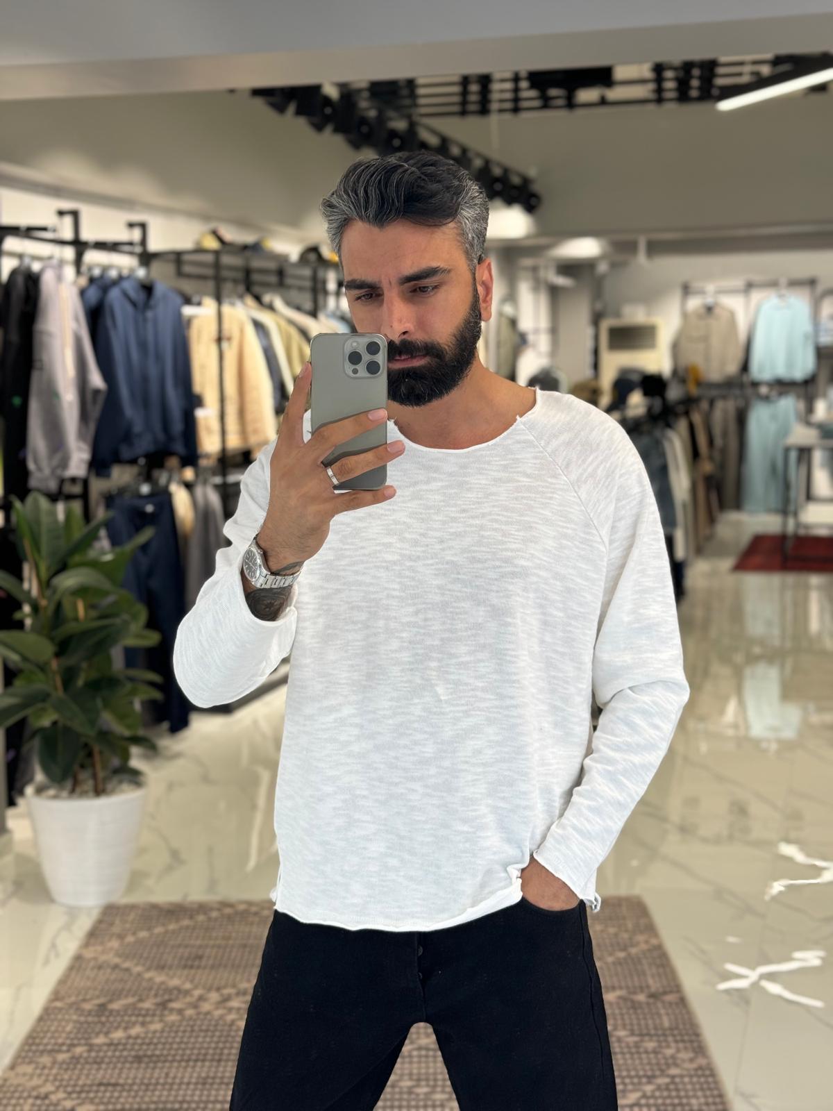Yaka Detay Basic Sweatshirt Beyaz