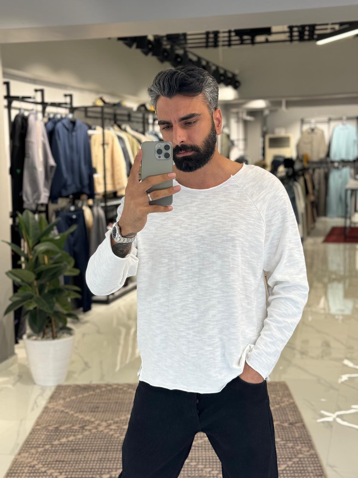 Yaka Detay Basic Sweatshirt Beyaz