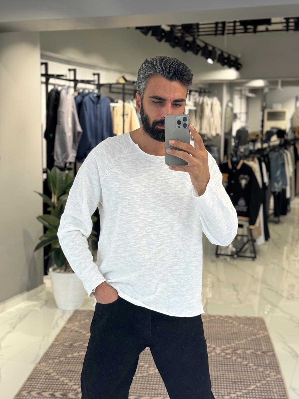Yaka Detay Basic Sweatshirt Beyaz