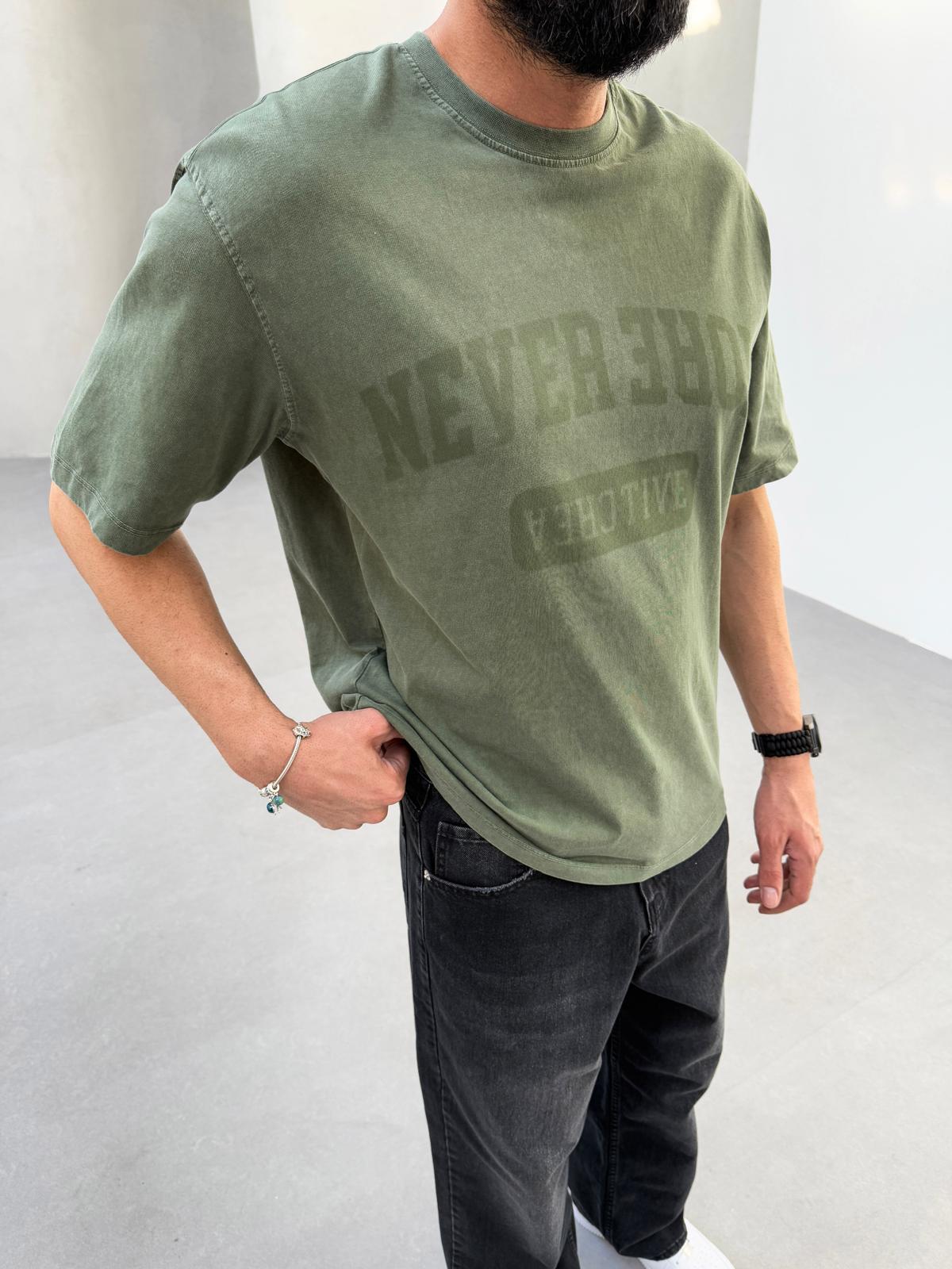 Yıkalamalı Never More Baskılı Oversize Tişört Haki
