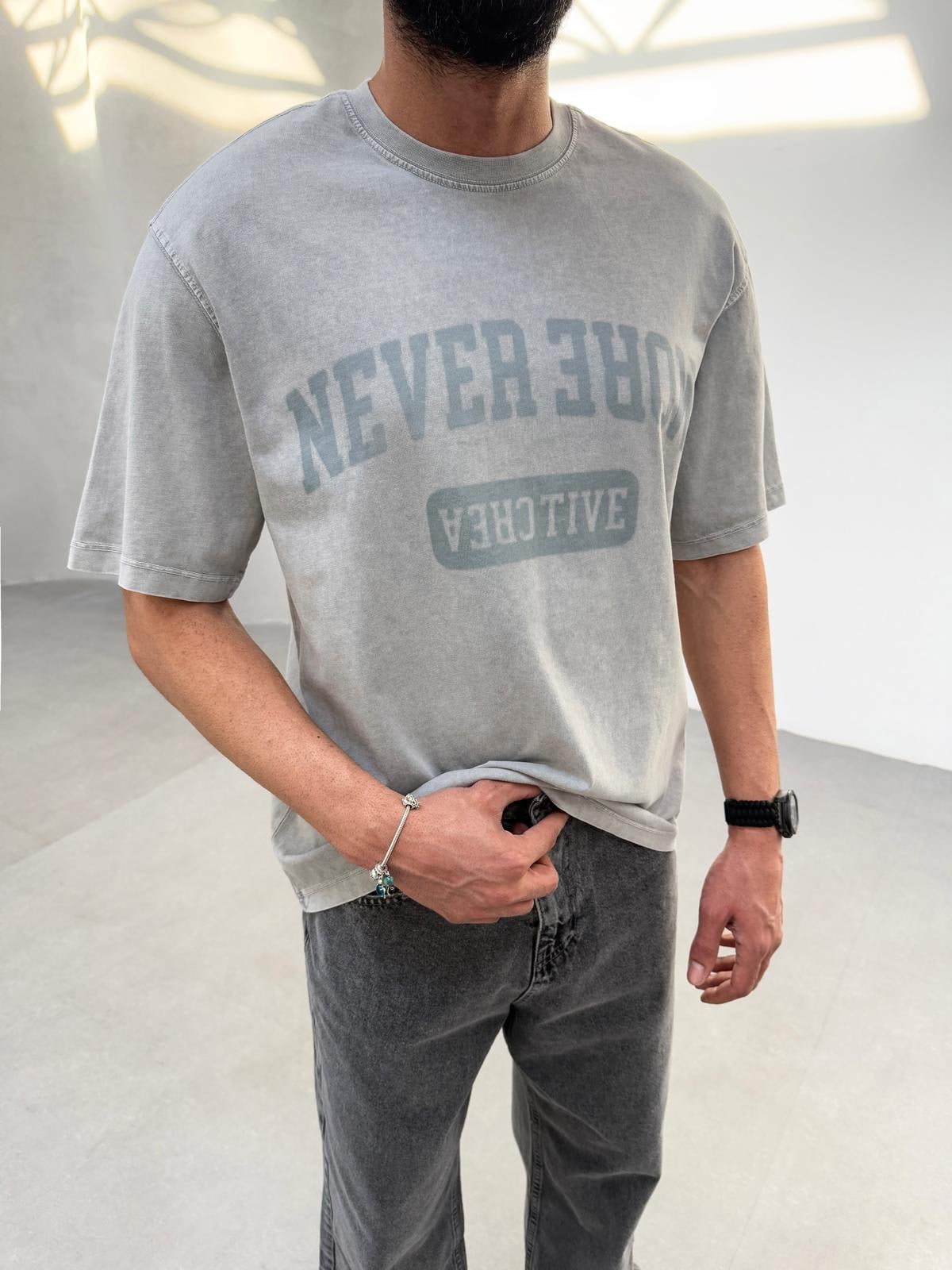 Yıkalamalı Never More Baskılı Oversize Tişört Gri