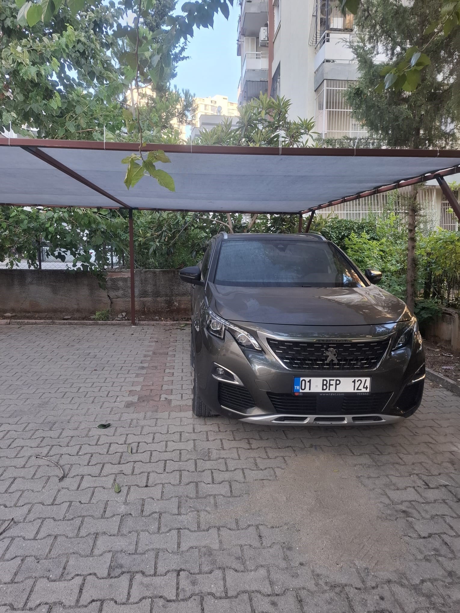 Otopark ve Araba Gölgeliği - 95lik 140 gram /m2 - Şeritli ve Kuşgözü Halkalı - Gri