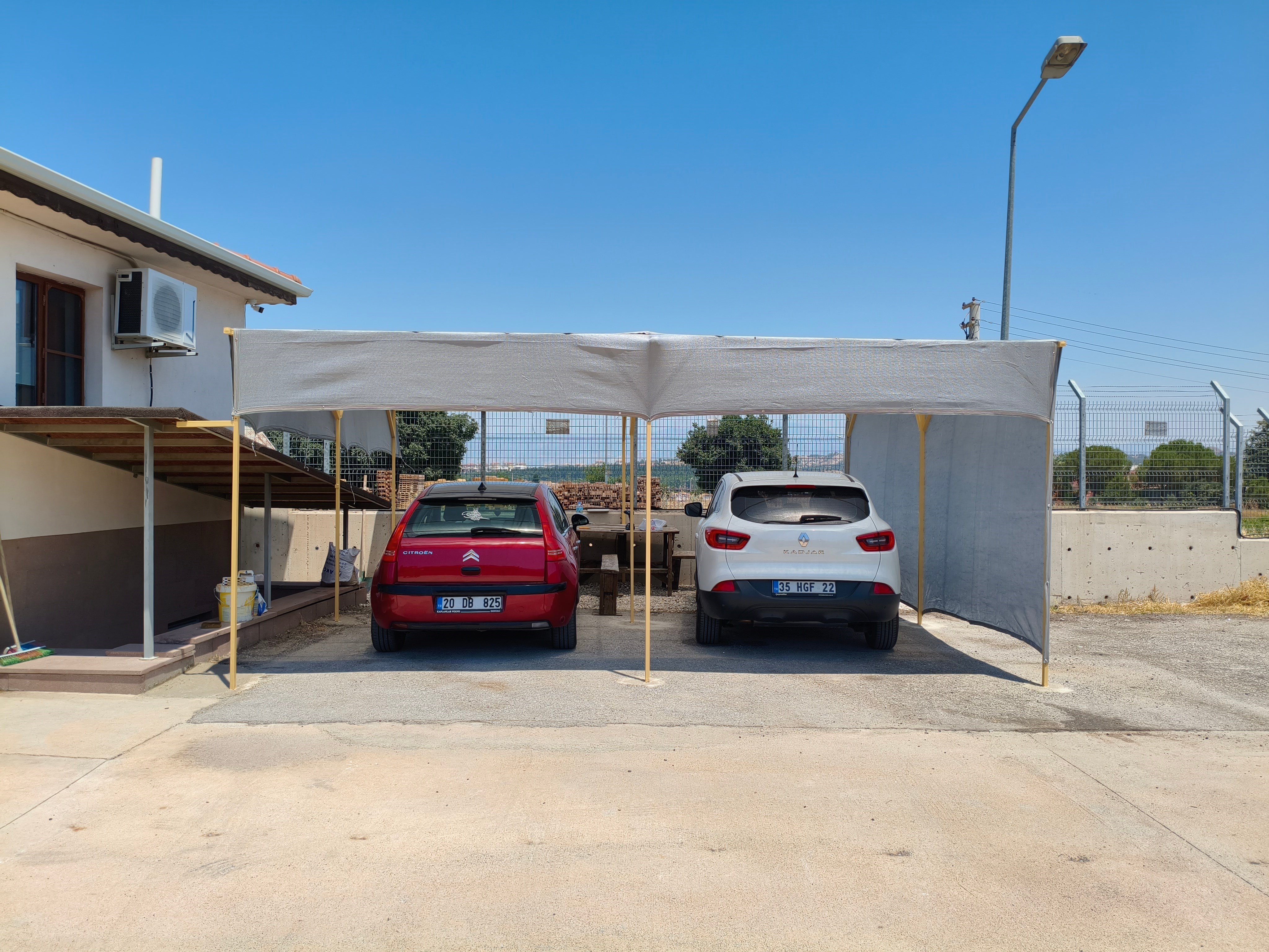Otopark ve Araba Gölgeliği - 95lik 140 gram /m2 - Şeritli ve Kuşgözü Halkalı - Gri