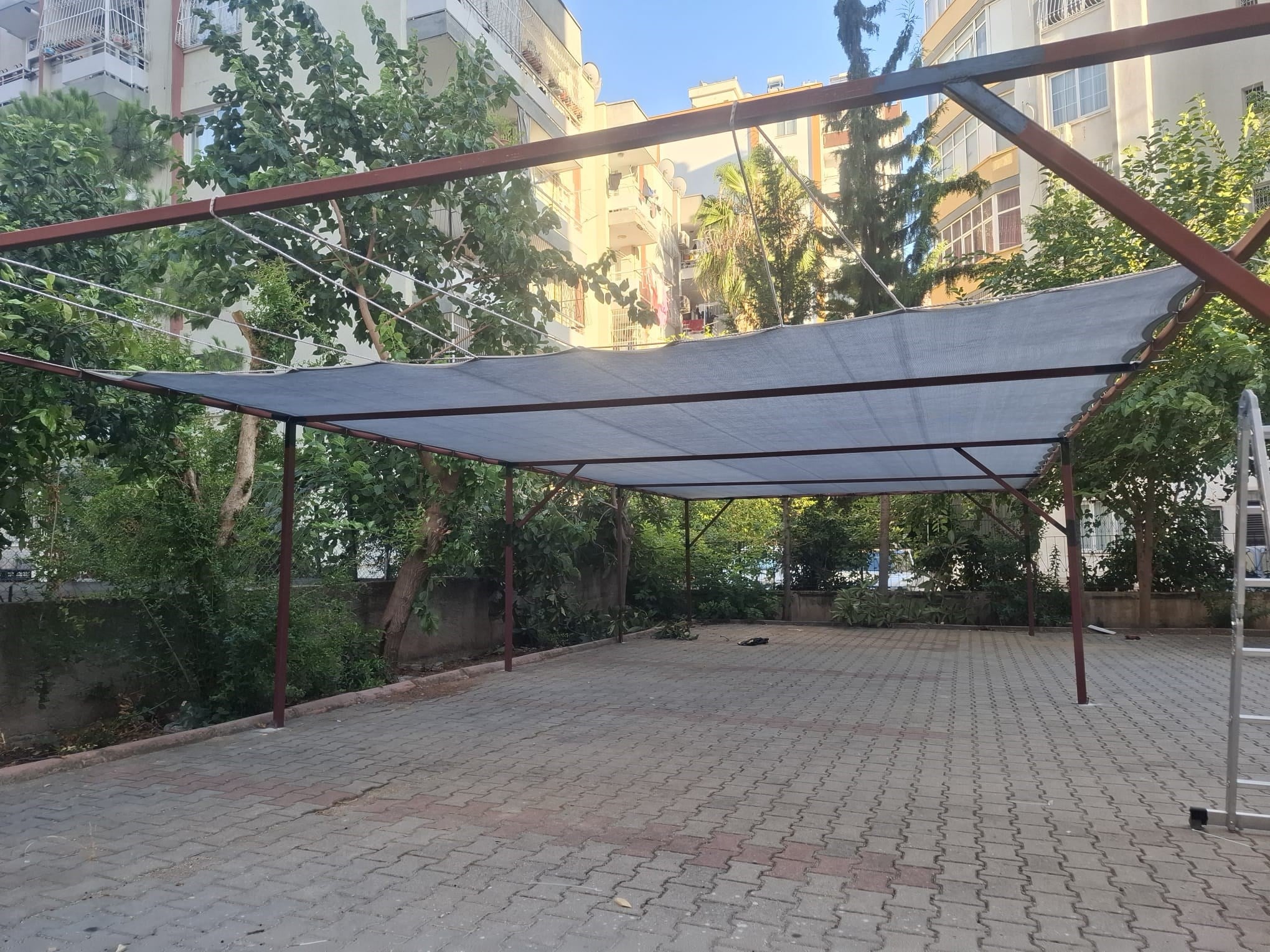 Otopark ve Araba Gölgeliği - 95lik 140 gram /m2 - Şeritli ve Kuşgözü Halkalı - Gri