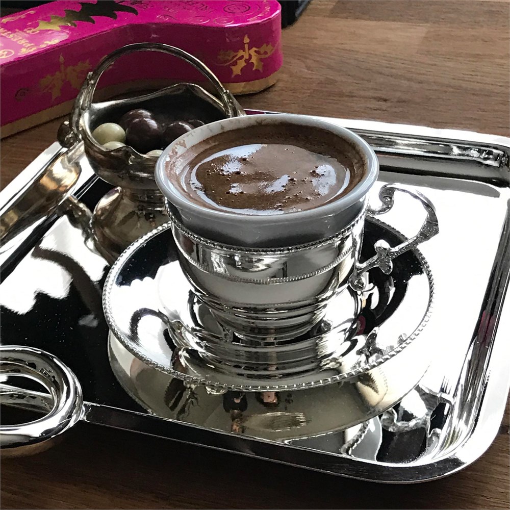 Noktalı Kahve Fincanı