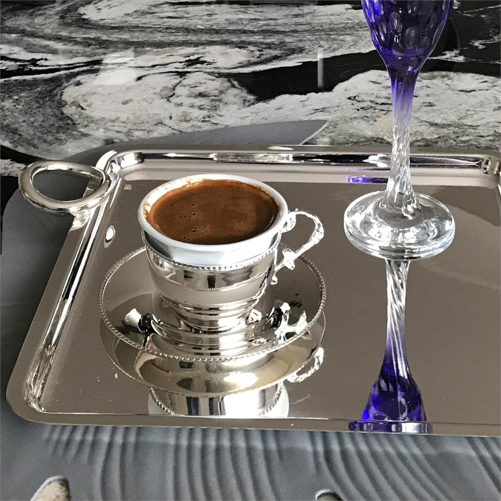 Noktalı Kahve Fincanı