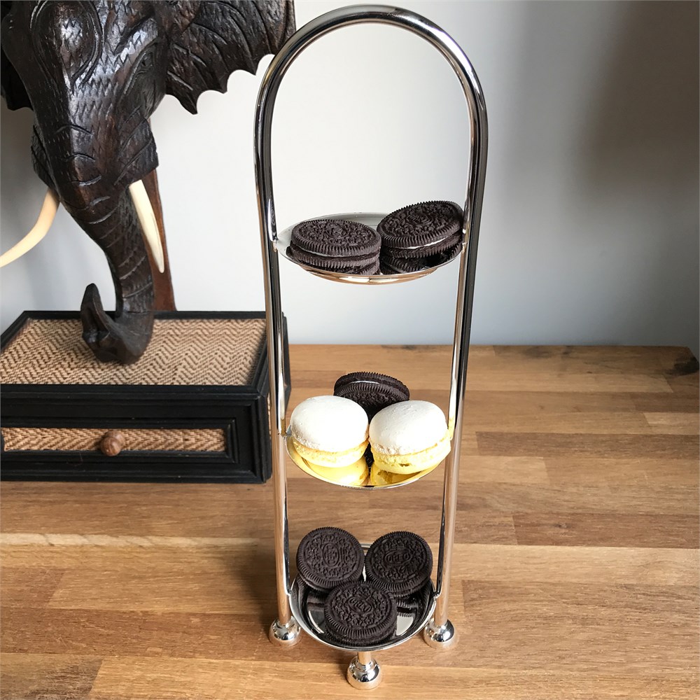 Üç Katlı Makaronluk Cupcake Servisi 