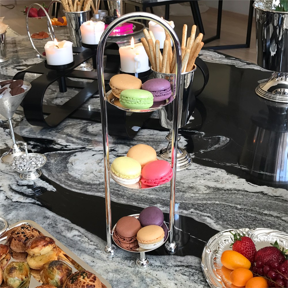 Üç Katlı Makaronluk Cupcake Servisi 