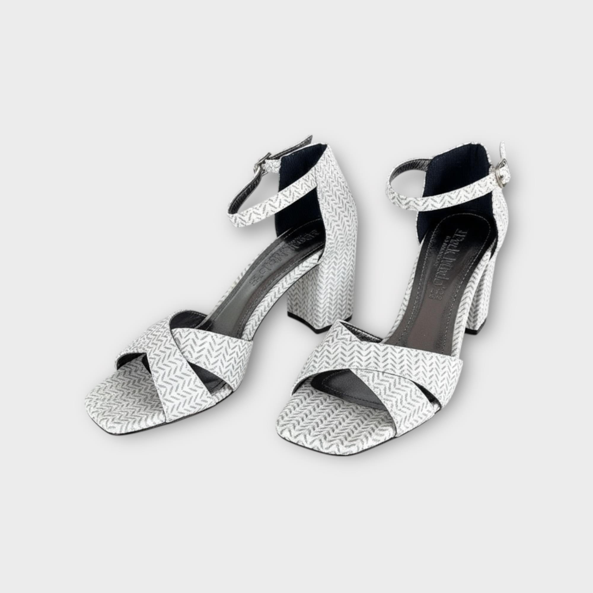 Kadın Bilekten Tokalı Abiye Ayakkabı Beyaz Sim