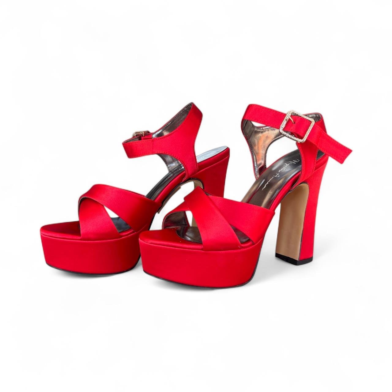 Kadın Çapraz Bantlı Kalın Topuklu Açık Ayakkabı Kırmızı Saten